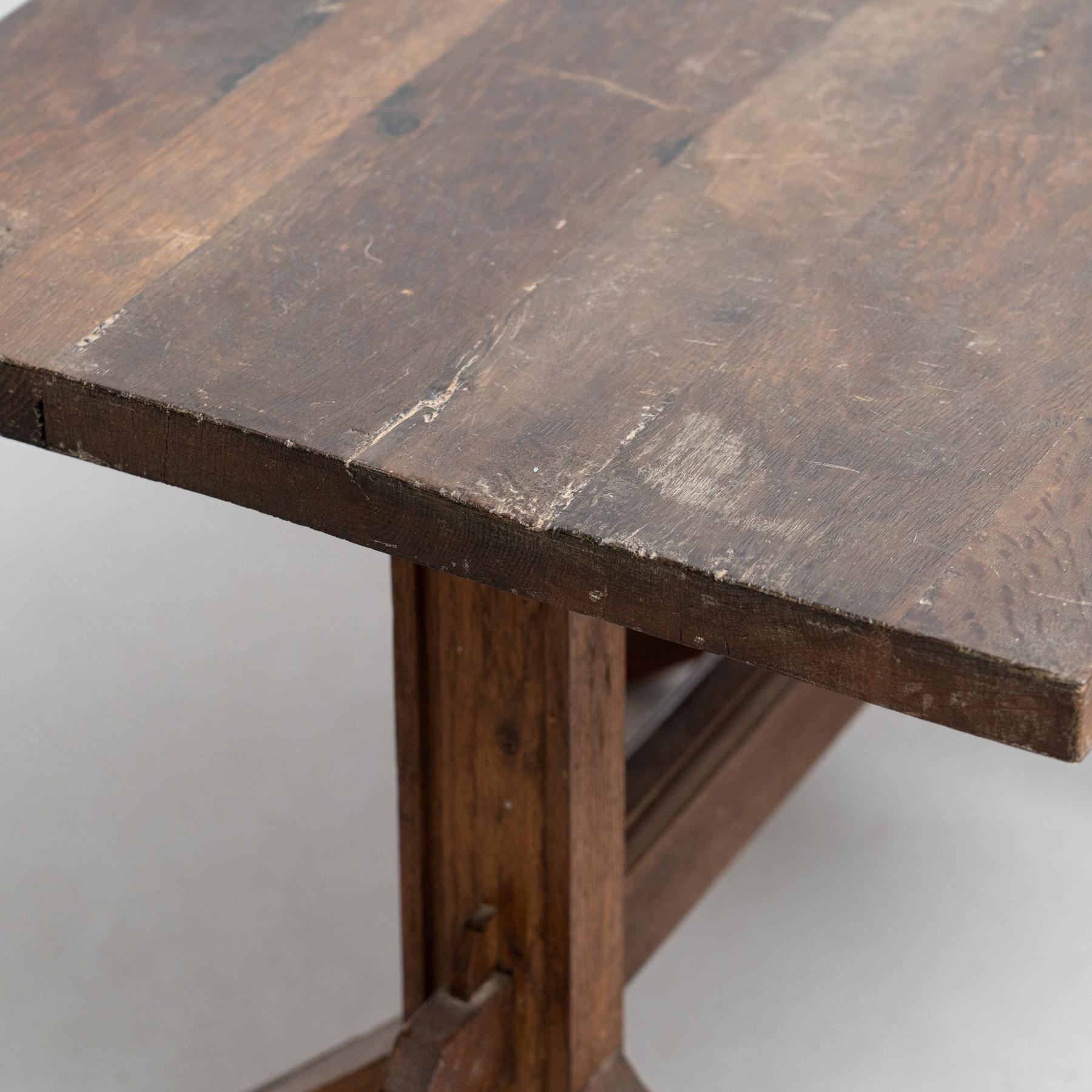 Early 20th Century Rustic French Side Table in Wood For Sale 4