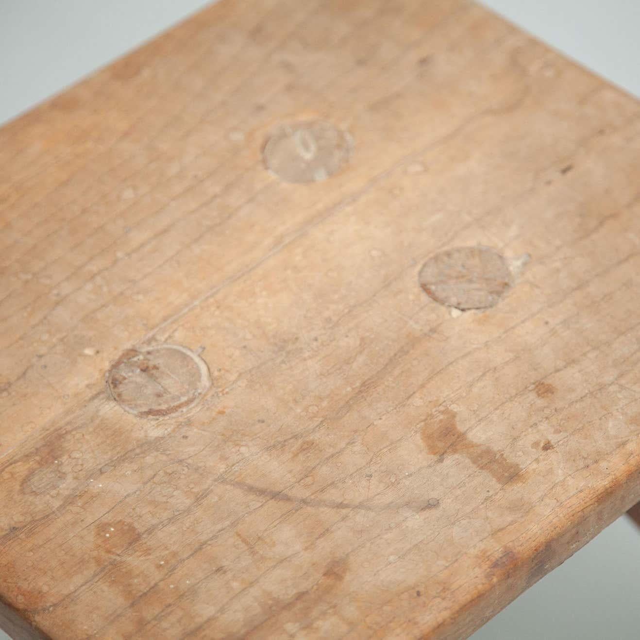 Sgabello rustico francese in Wood dei primi del Novecento in vendita 7