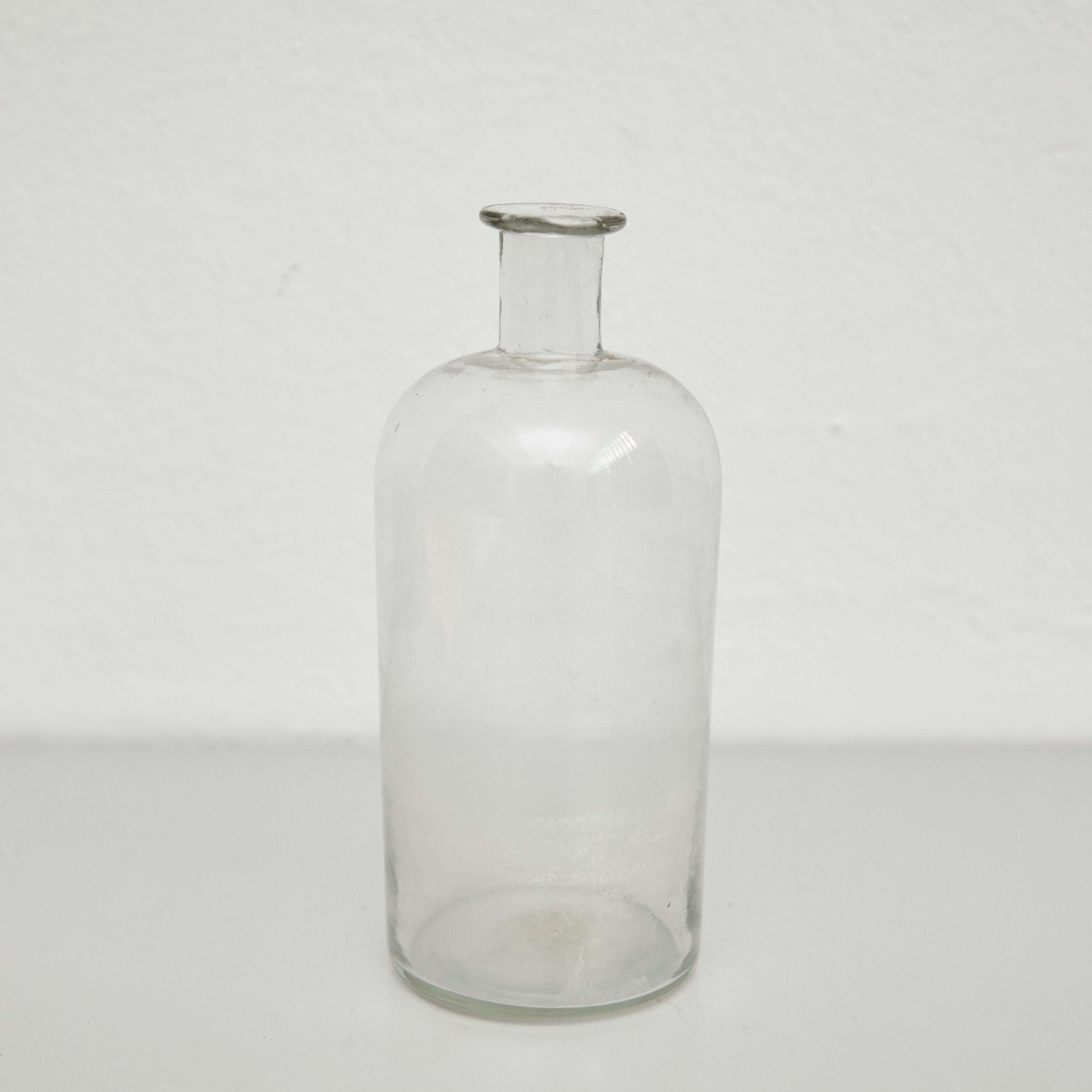 Early 20th Century Rustic Glass Bottle In Good Condition In Barcelona, Barcelona