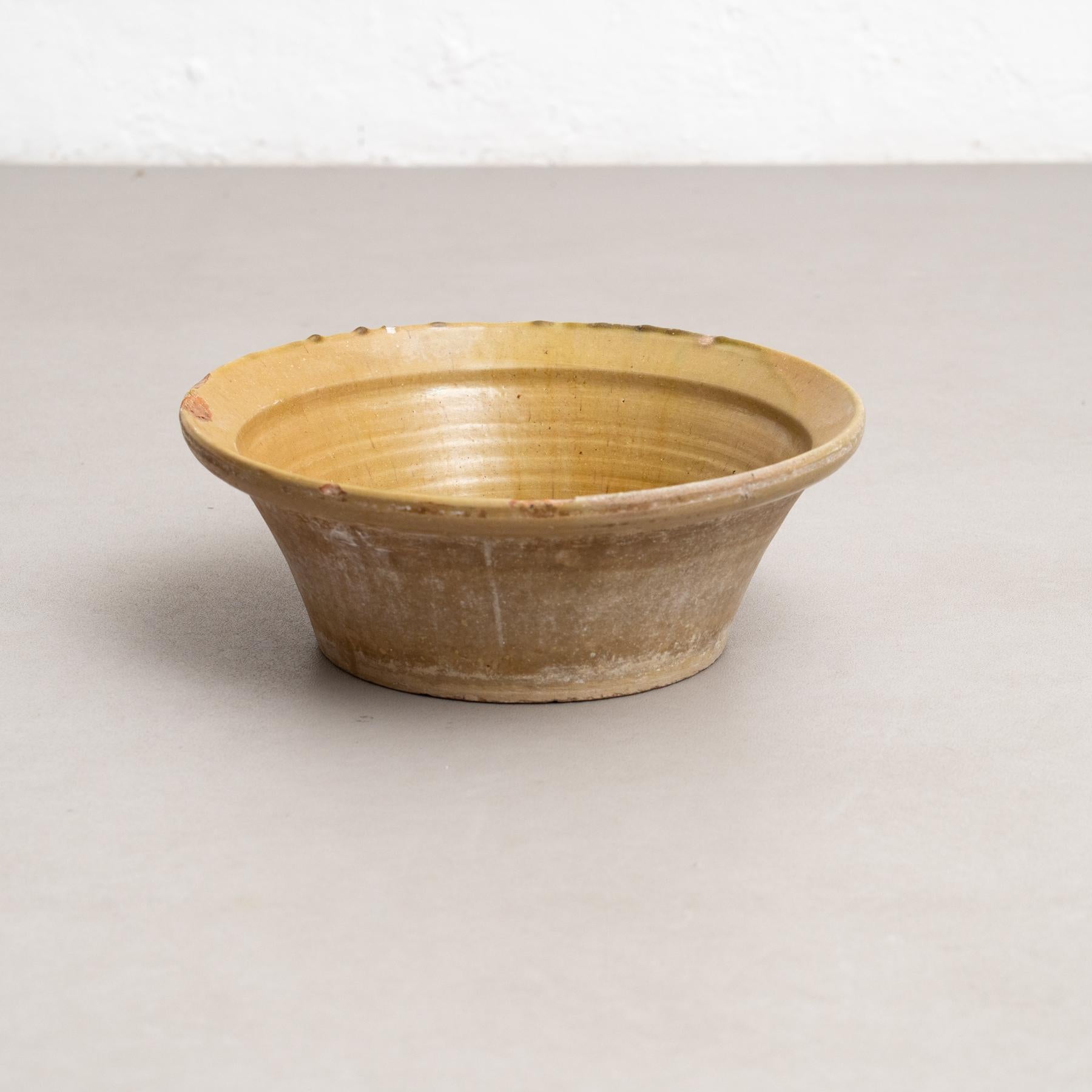 Mid-Century Modern Centre de table en céramique rustique fait à la main au début du 20e siècle en vente