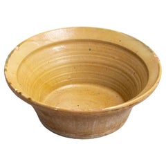 Centre de table en céramique rustique fait à la main au début du 20e siècle