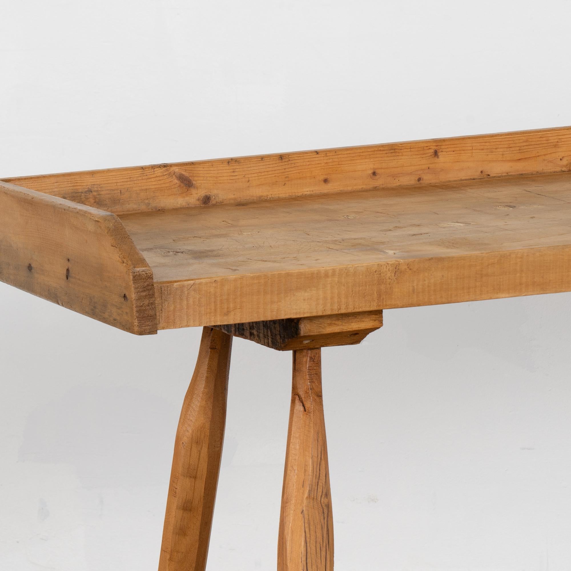 Early 20th Century Rustic Peg Leg Console Table from Hungary For Sale 3