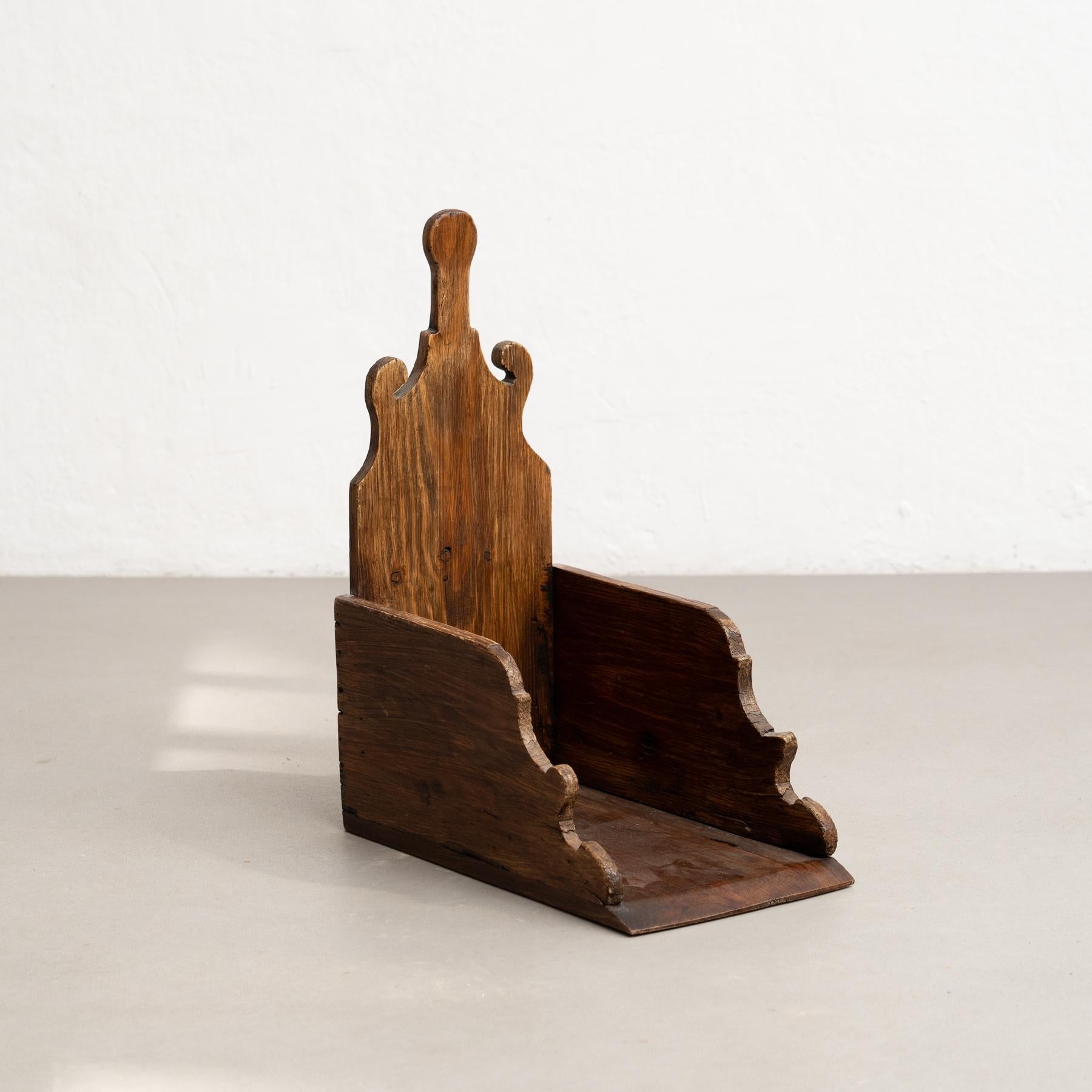 Rustikale skulpturale Holzbroom-Schubladenschale aus dem frühen 20. Jahrhundert

Von einem unbekannten Hersteller in Frankreich.

Im Originalzustand, der eine schöne Patina aufweist.