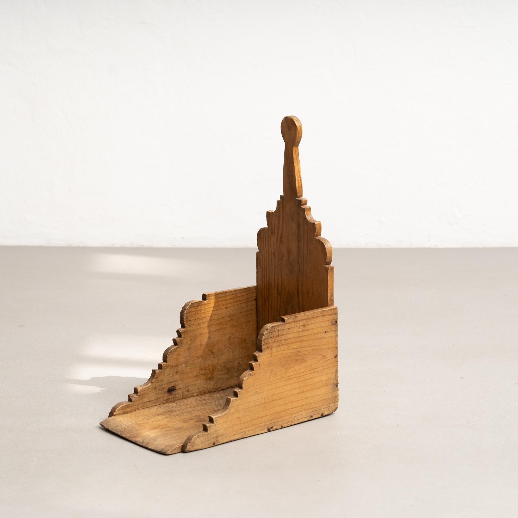 Rustikale skulpturale Holzbroom-Schubladenschale aus dem frühen 20. Jahrhundert (Französisch) im Angebot