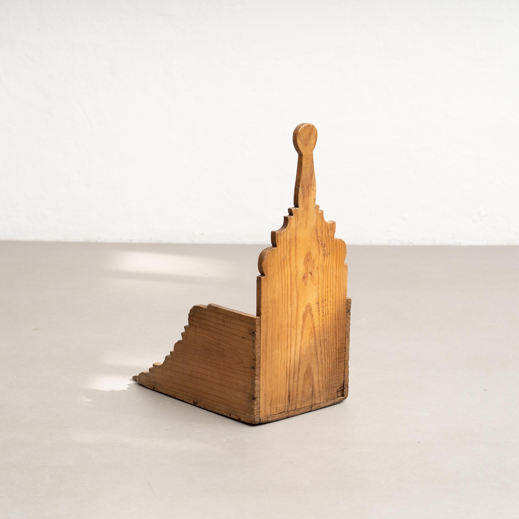 Early 20th Century Rustic Sculptural Wood Broom Dustpan For Sale 1