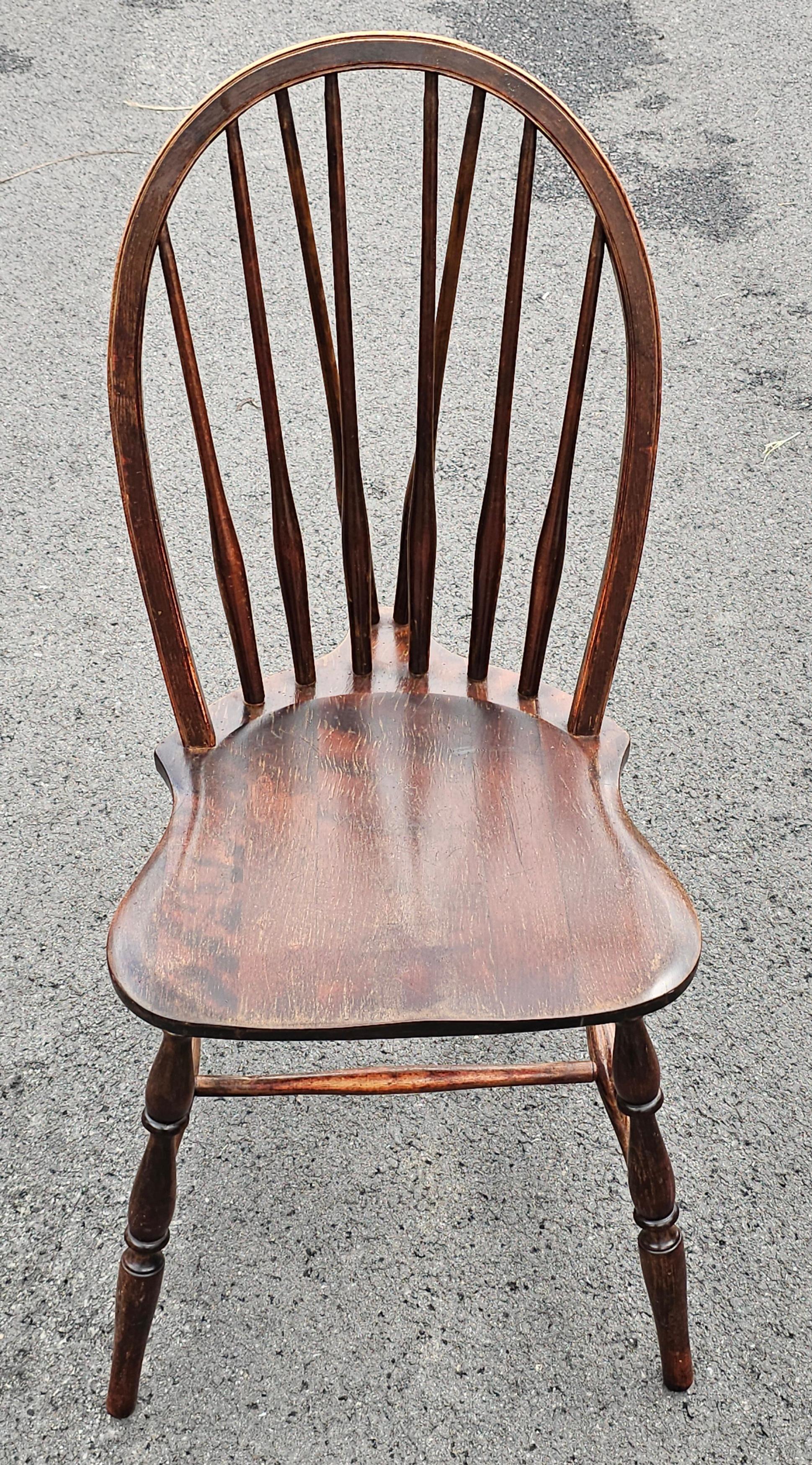 Anfang des 20. Jahrhunderts S. Bent and Bros. Oak Brace Back Windsor Chair (Spätviktorianisch) im Angebot