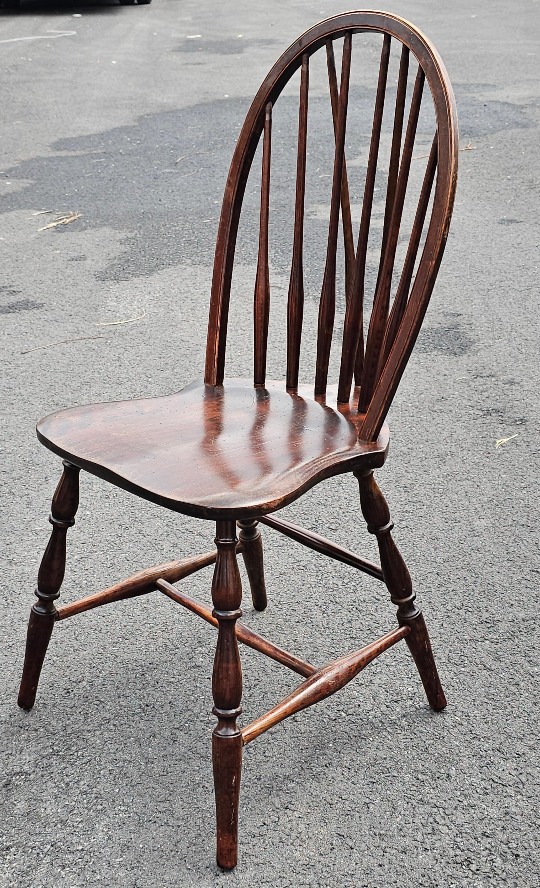 Anfang des 20. Jahrhunderts S. Bent and Bros. Oak Brace Back Windsor Chair (amerikanisch) im Angebot