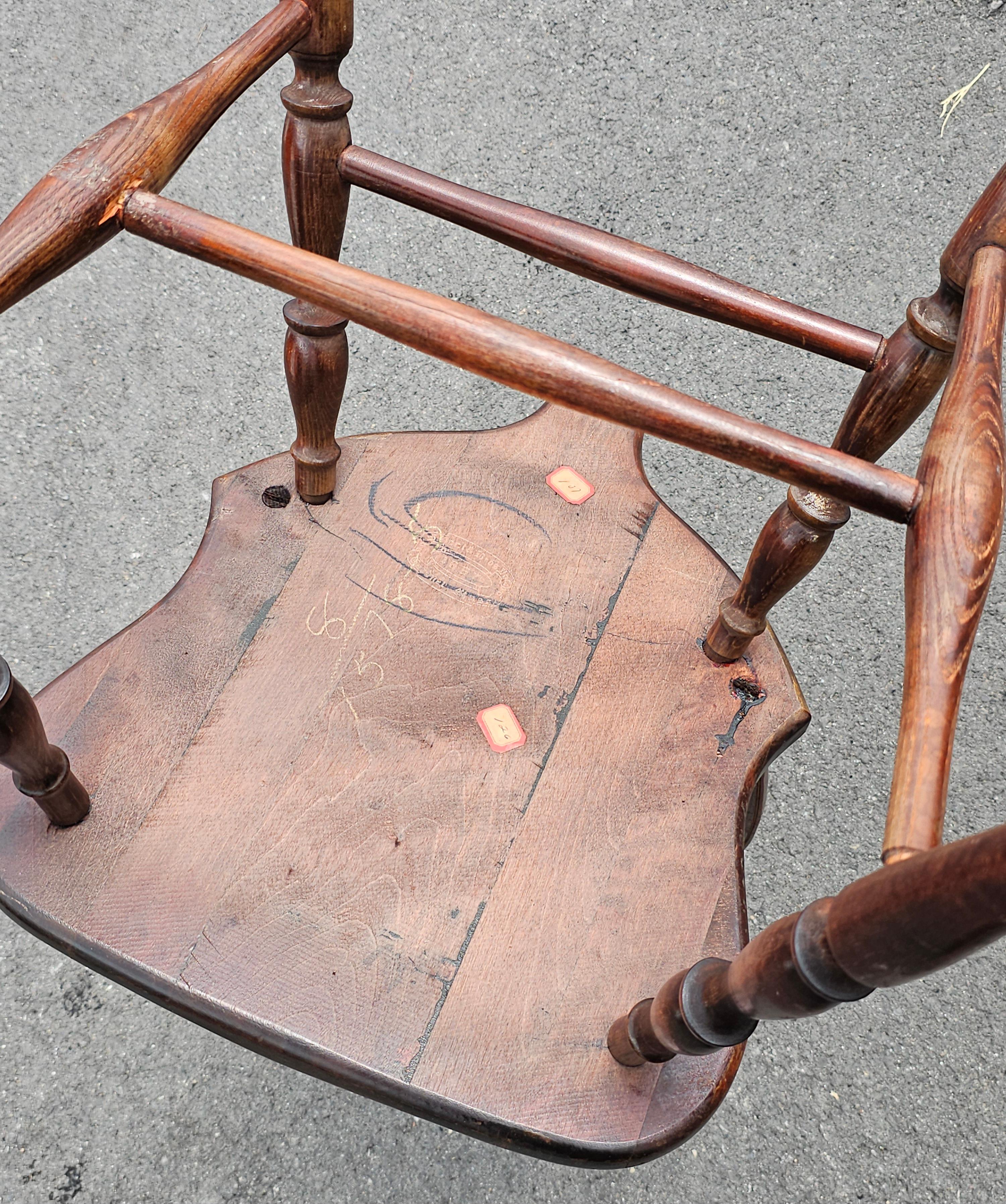 Anfang des 20. Jahrhunderts S. Bent and Bros. Oak Brace Back Windsor Chair im Angebot 2