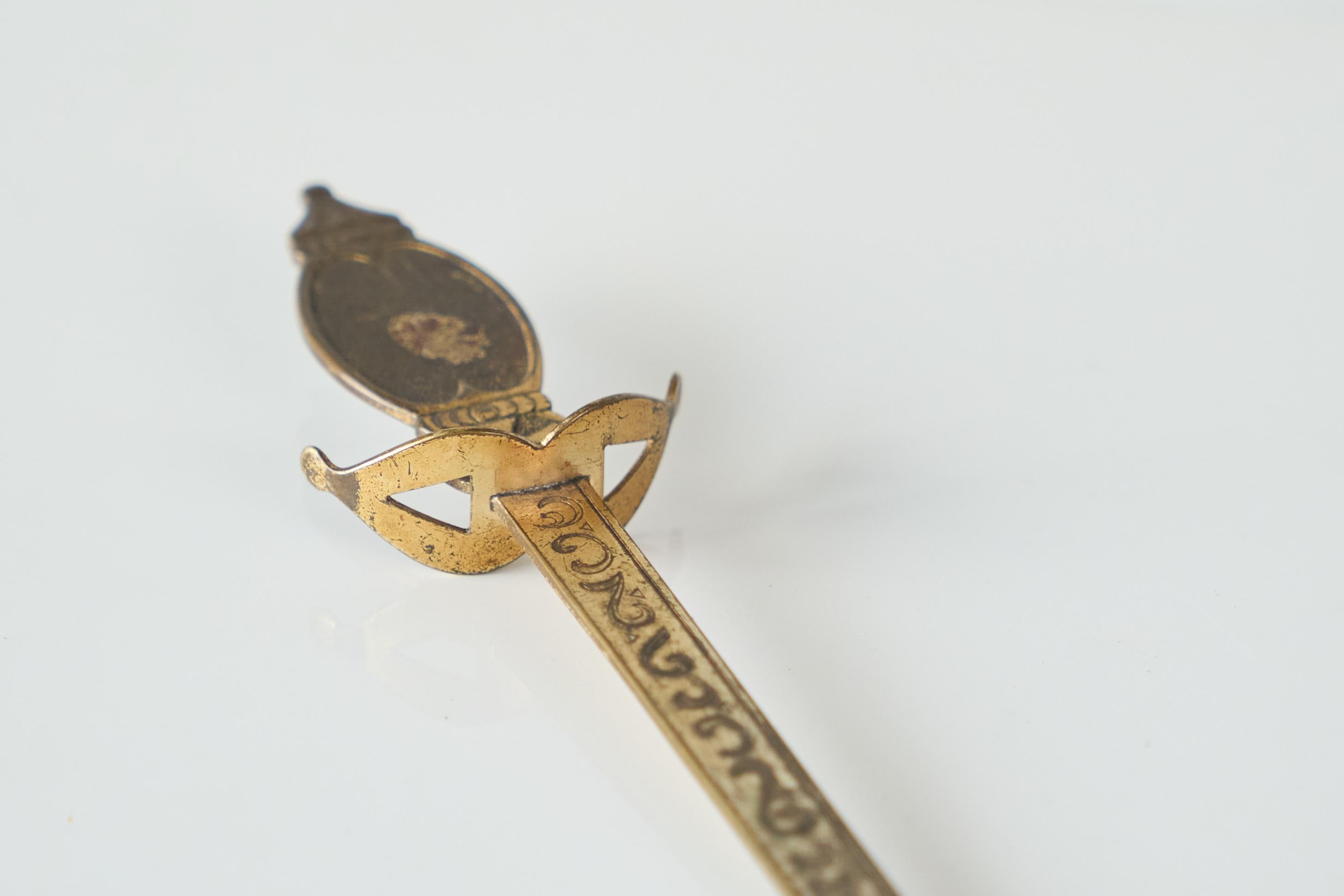Arts and Crafts Ouvre-lettres en forme de zibeline du début du 20e siècle en vente