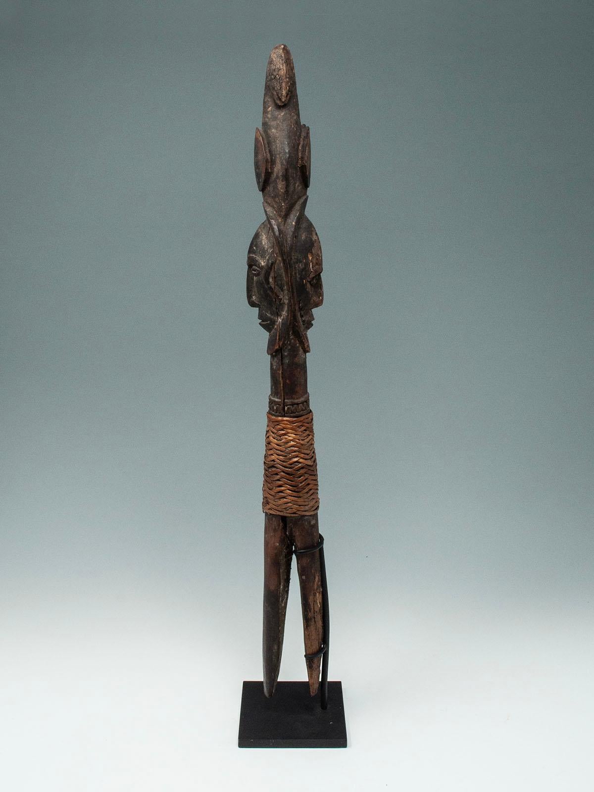 Palo de sagú de principios del siglo XX, Pueblo Abelam/Wosera, Papúa Nueva Guinea Tribal en venta
