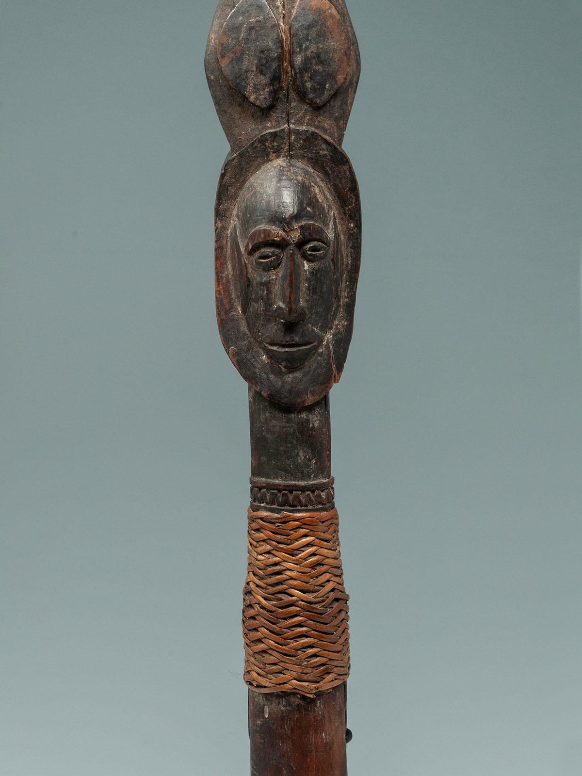 Palo de sagú de principios del siglo XX, Pueblo Abelam/Wosera, Papúa Nueva Guinea en Bueno estado para la venta en Point Richmond, CA
