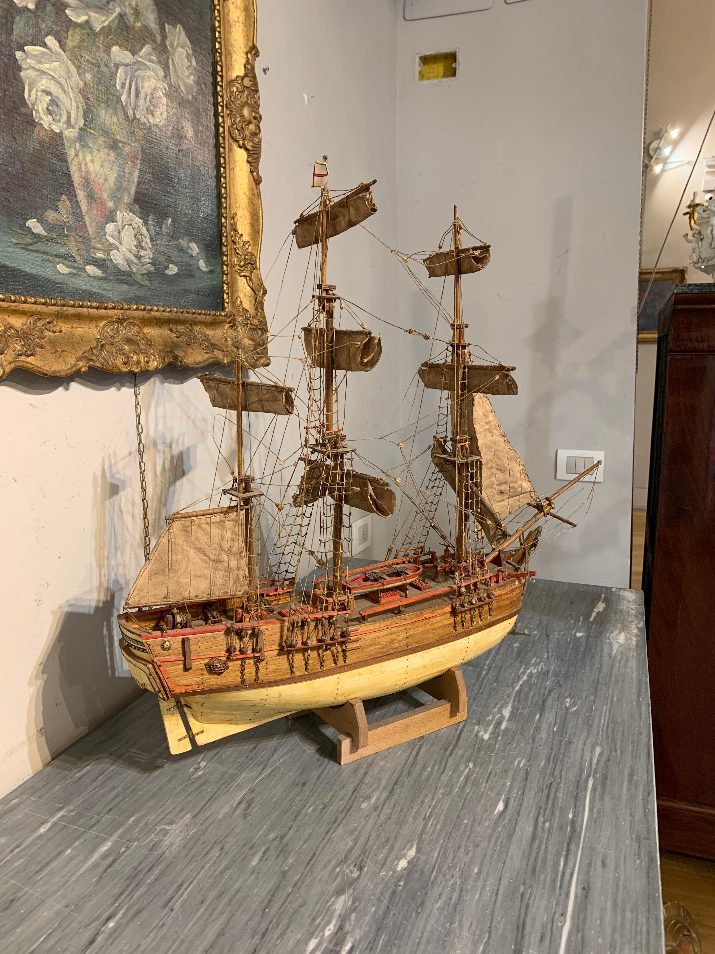 EARLY 20th CENTURY SAILING SHIP MODEL For Sale 5