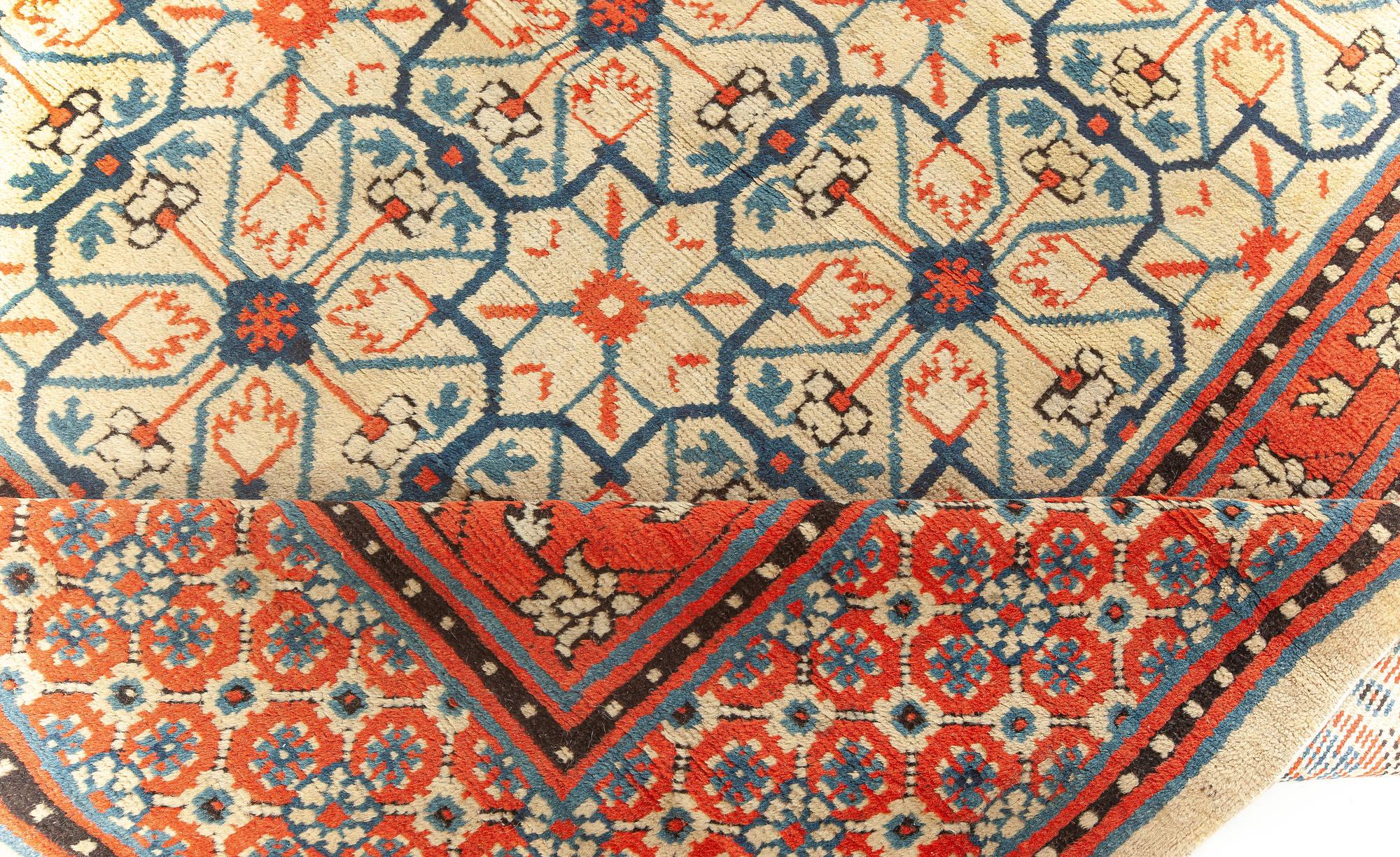 Handgefertigter Samarkand-'Khotan'-Teppich aus dem frühen 20. (Wolle) im Angebot
