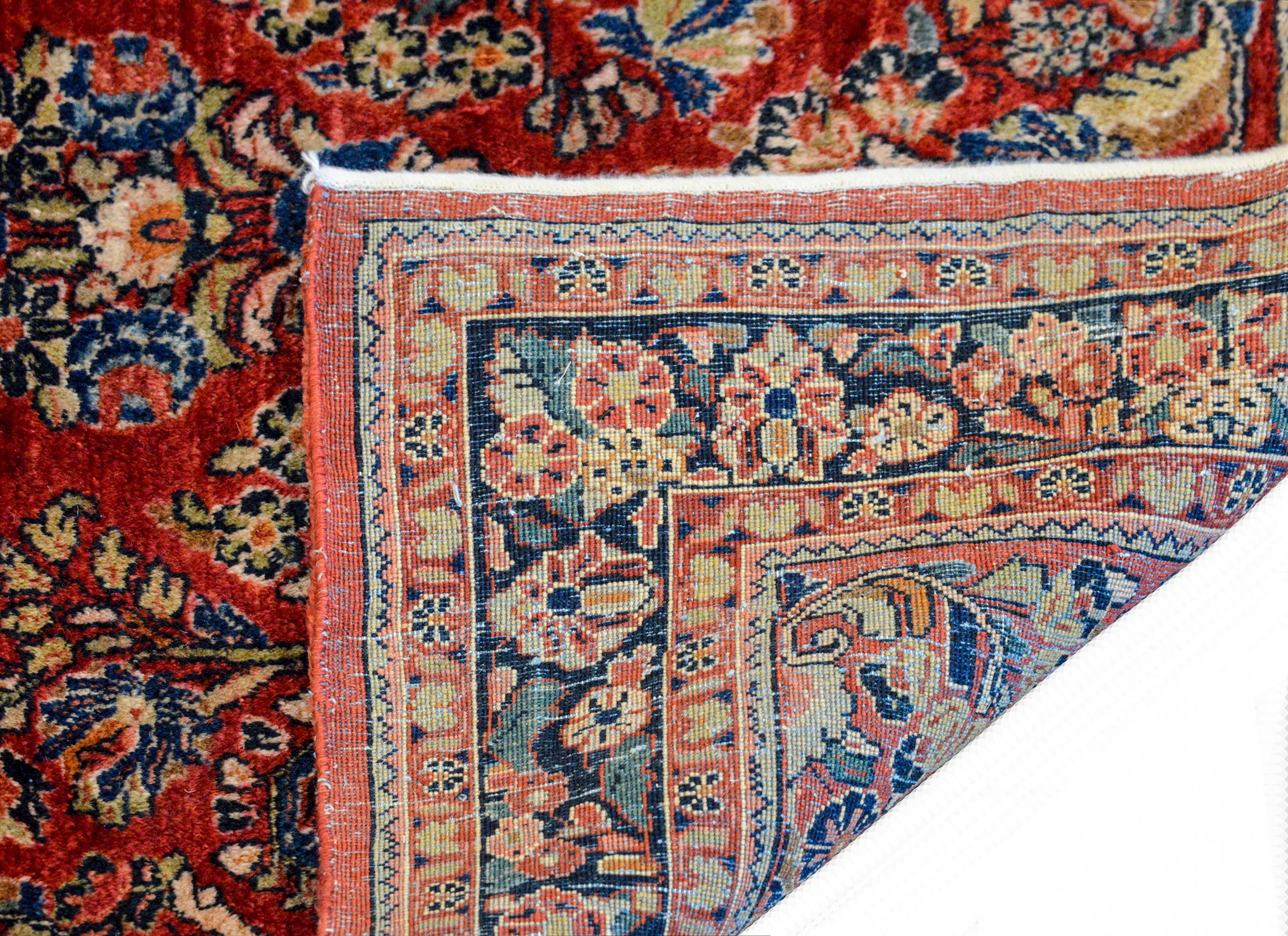 Early 20th Century Sarouk Rug 3