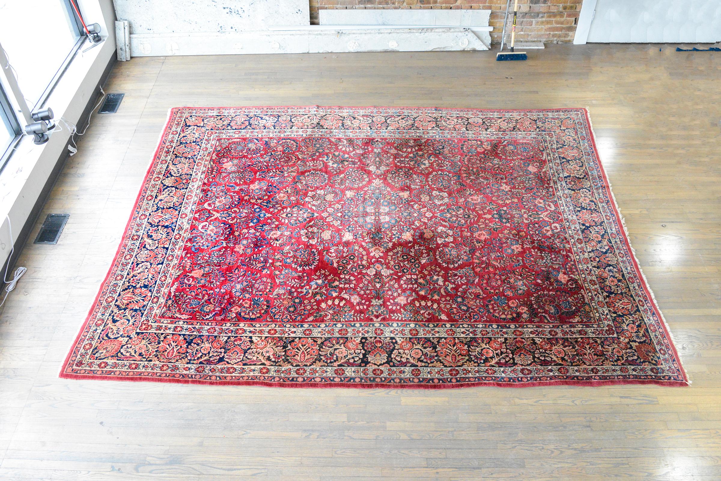 Early 20th Century Sarouk Rug For Sale 4