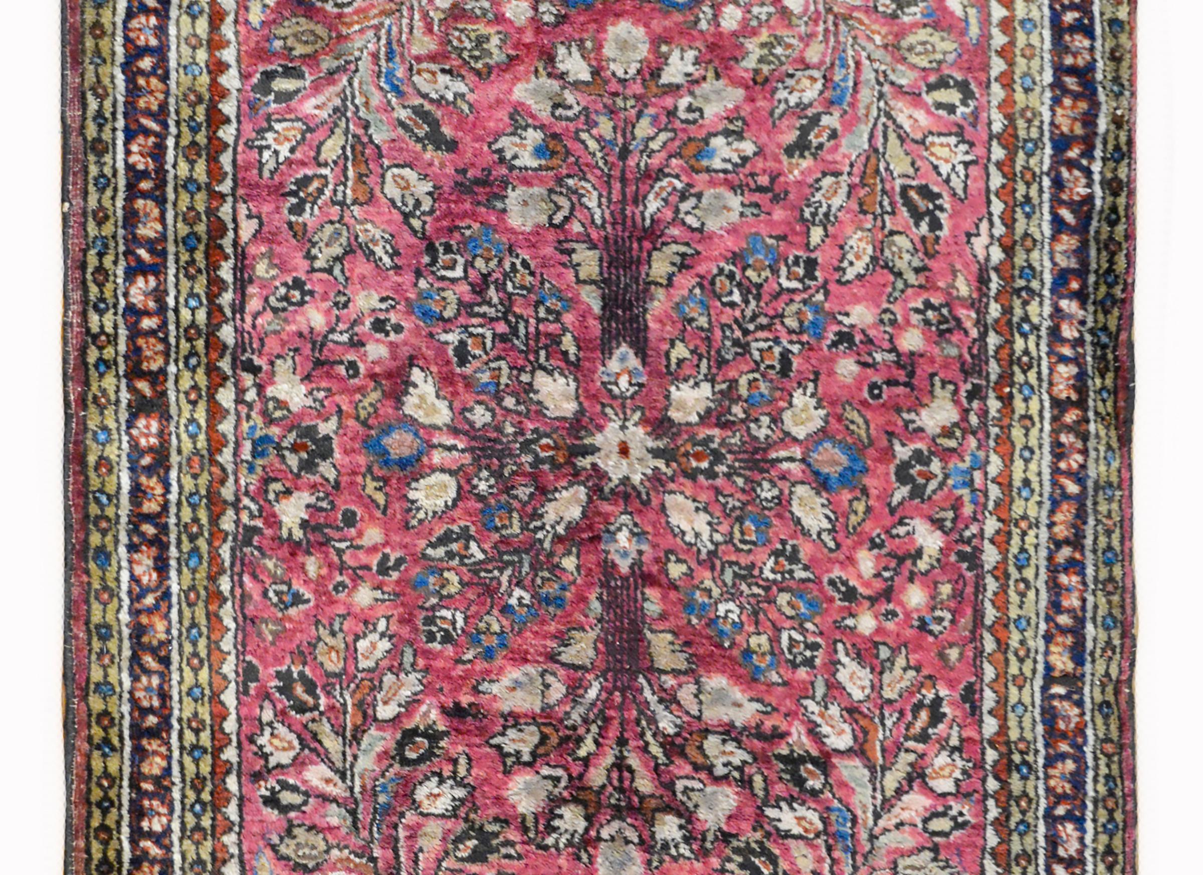 Sarouk Farahan Early 20th Century Sarouk Rug