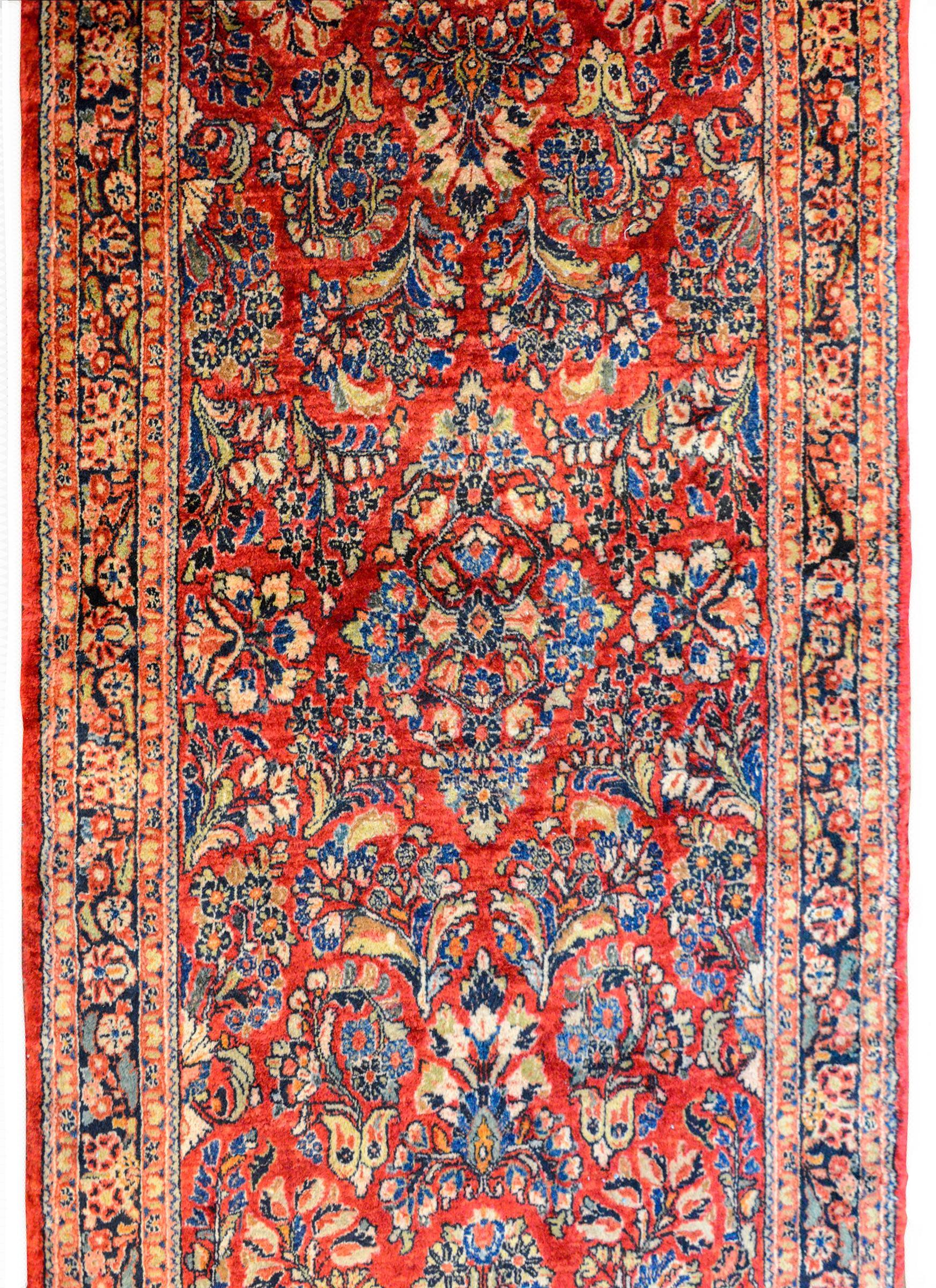 Sarouk Farahan Early 20th Century Sarouk Rug