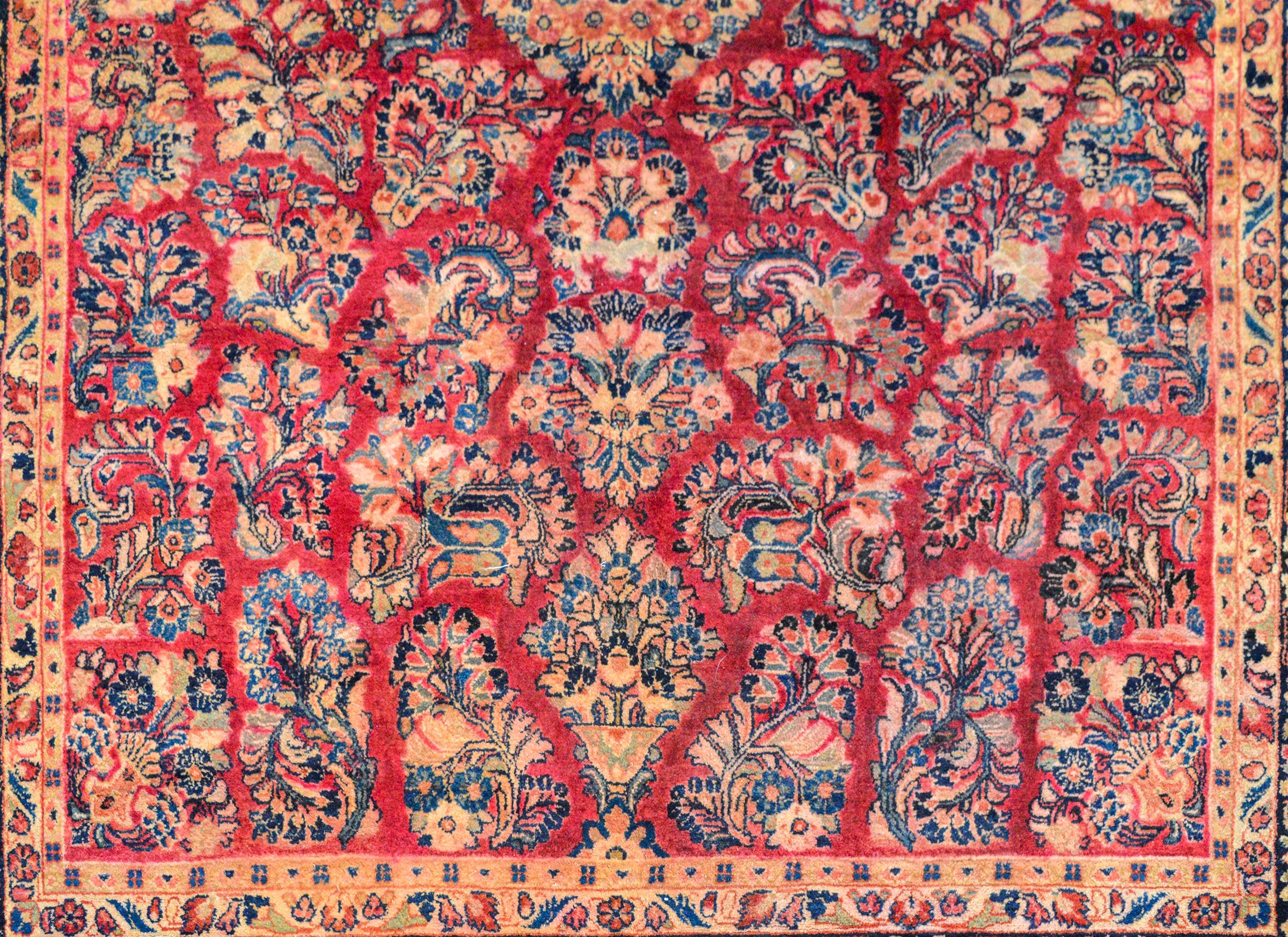 Sarouk-Teppich des frühen 20. Jahrhunderts (Handgeknüpft) im Angebot
