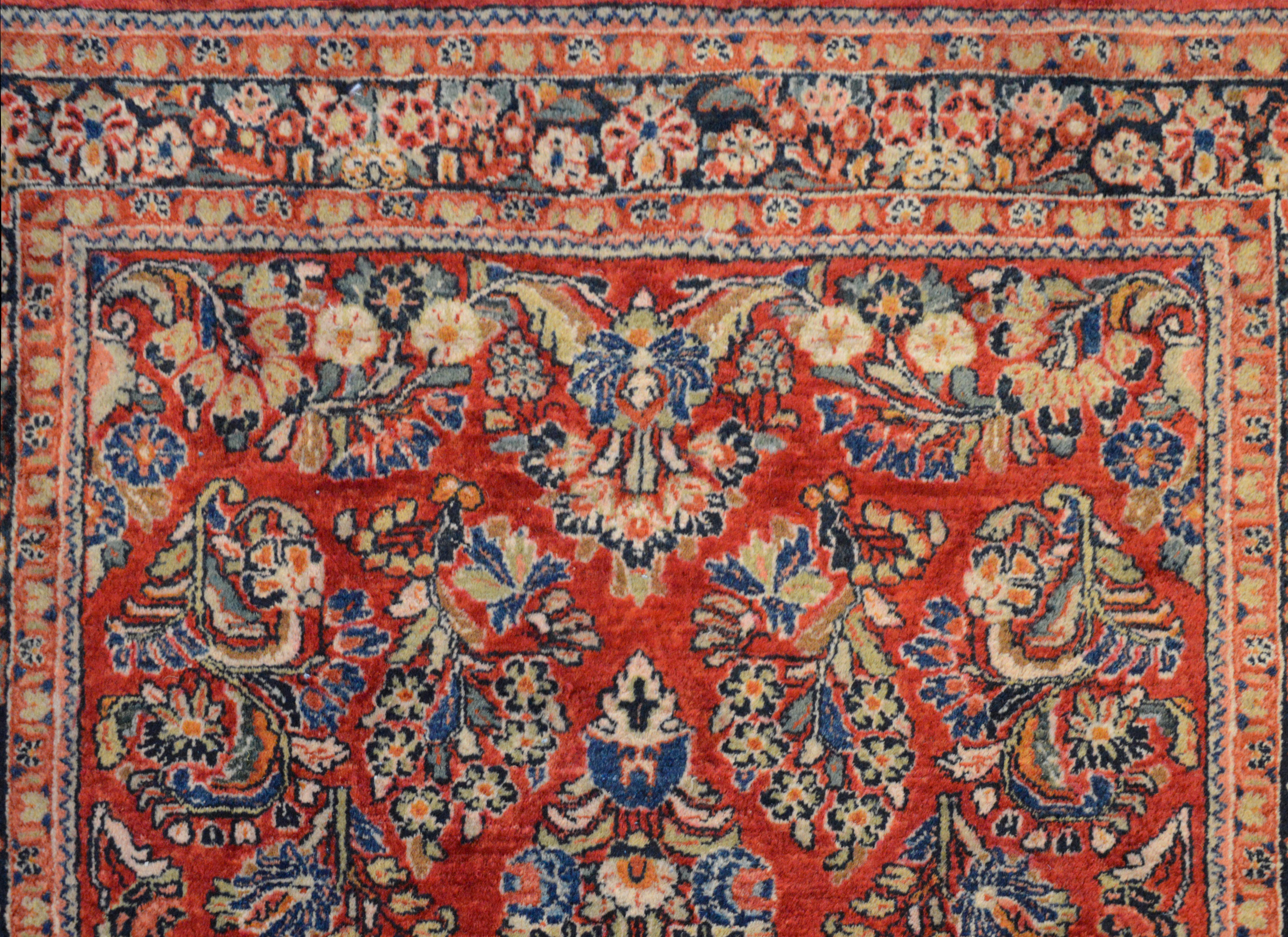 Early 20th Century Sarouk Rug In Good Condition In Chicago, IL