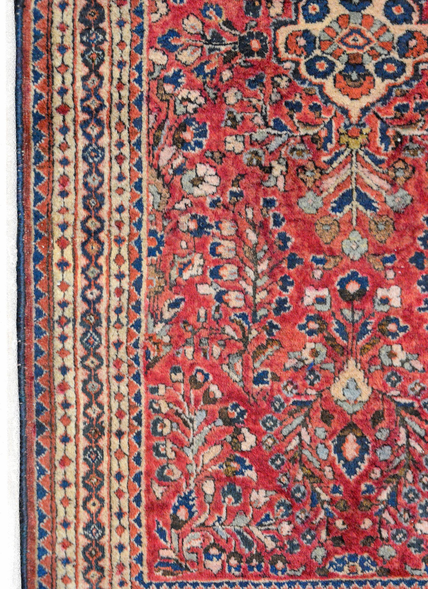 Wool Early 20th Century Sarouk Rug For Sale