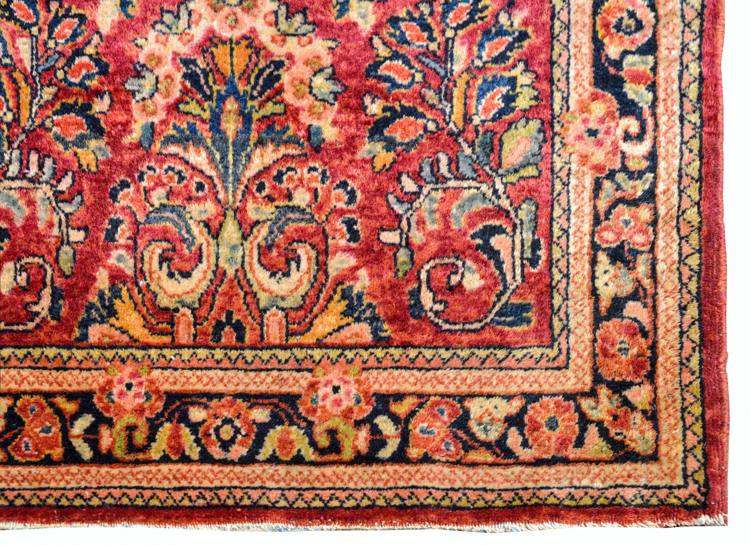 Sarouk-Teppich des frühen 20. Jahrhunderts (Wolle) im Angebot