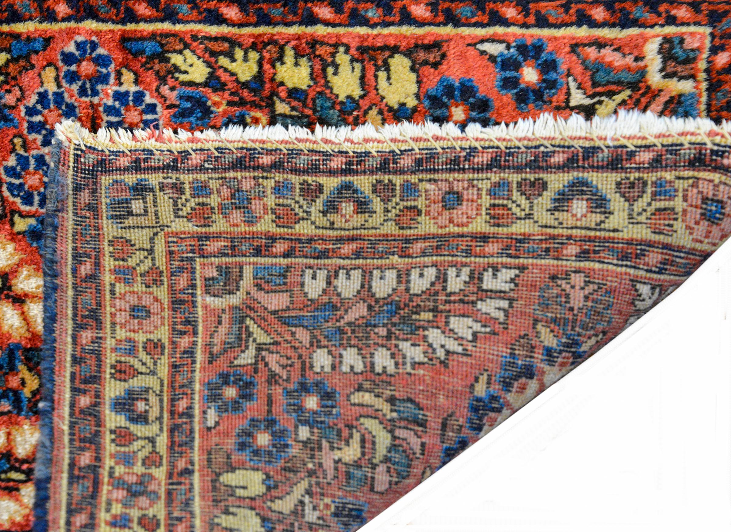 Early 20th Century Sarouk Rug For Sale 2