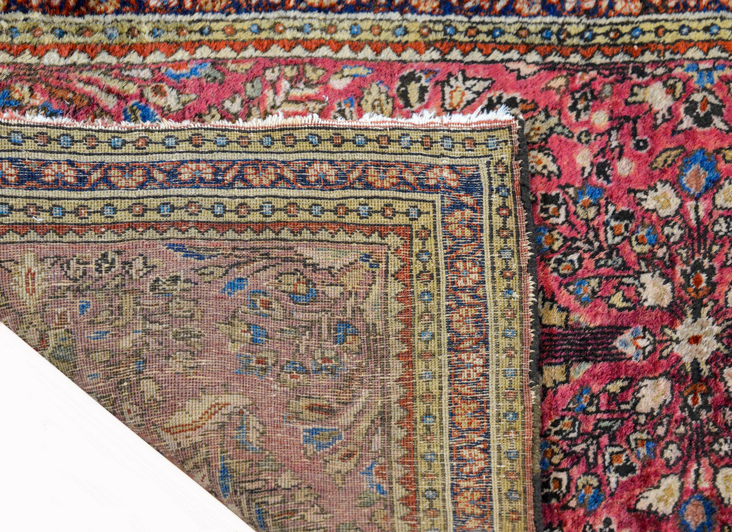 Early 20th Century Sarouk Rug 2