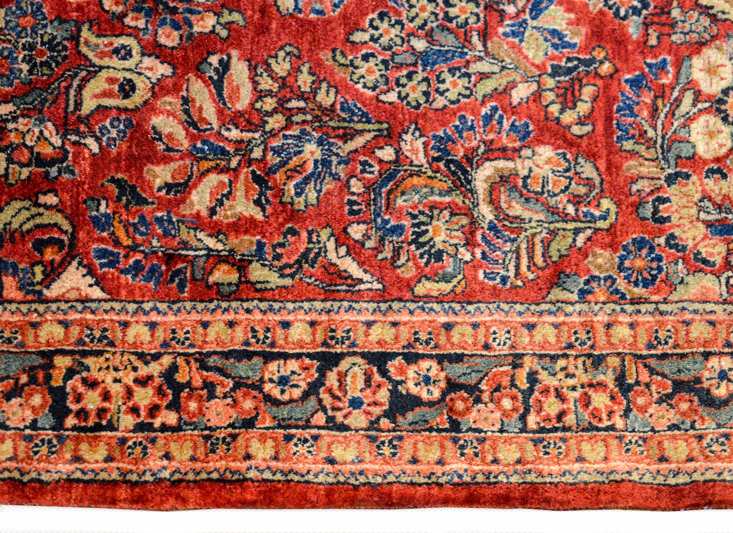 Early 20th Century Sarouk Rug 1