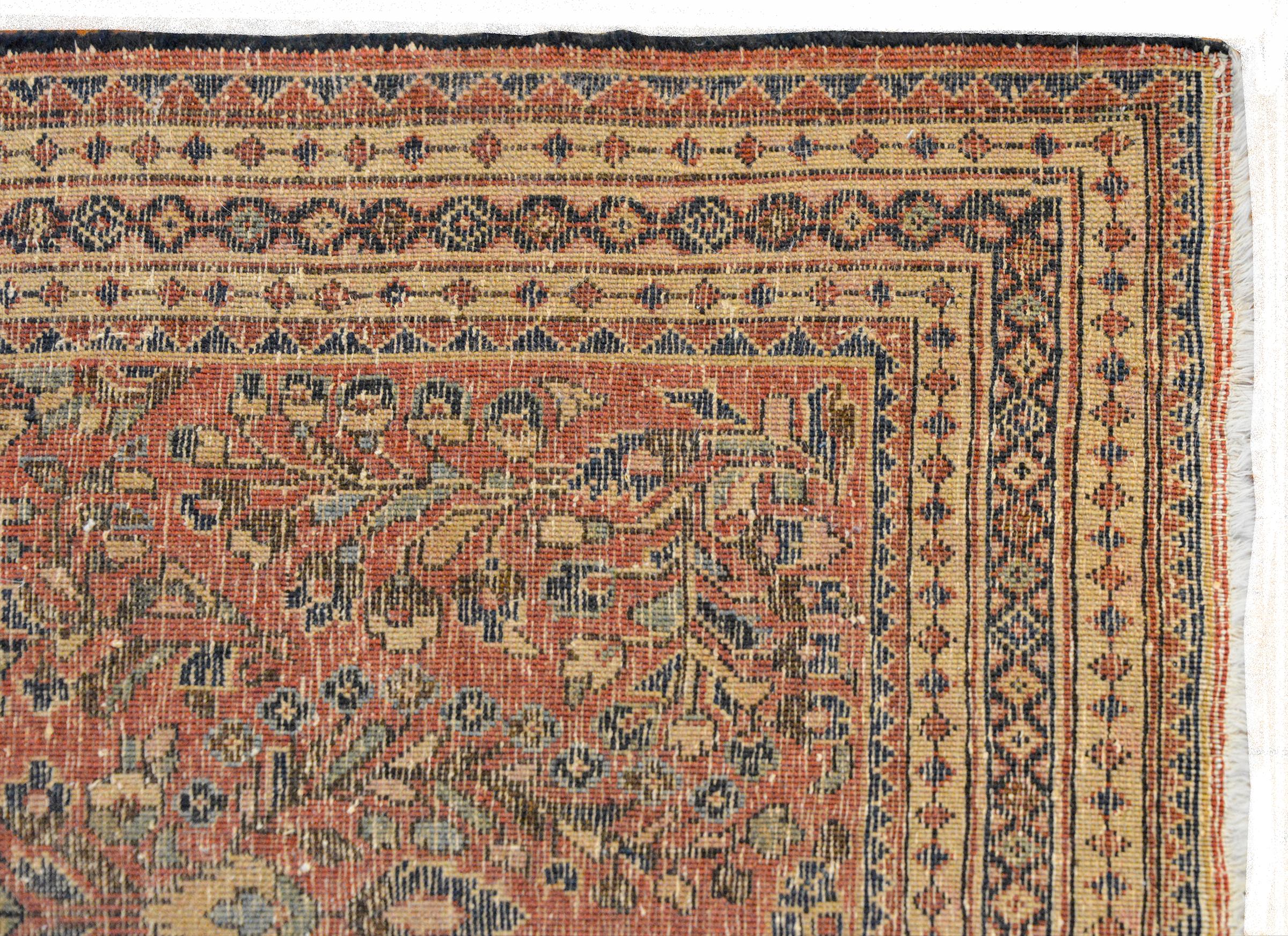 Early 20th Century Sarouk Rug For Sale 2