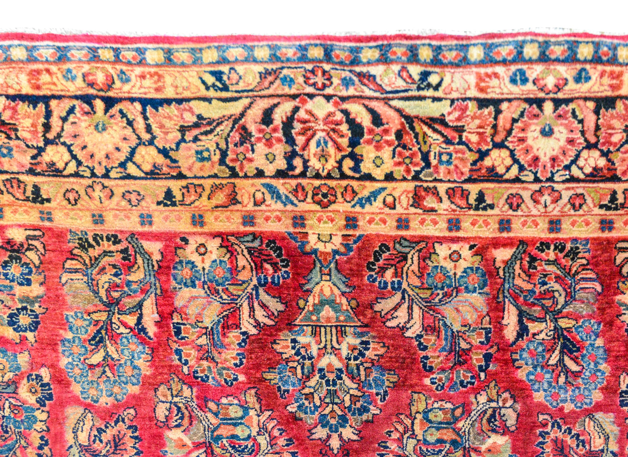 Early 20th Century Sarouk Rug For Sale 1