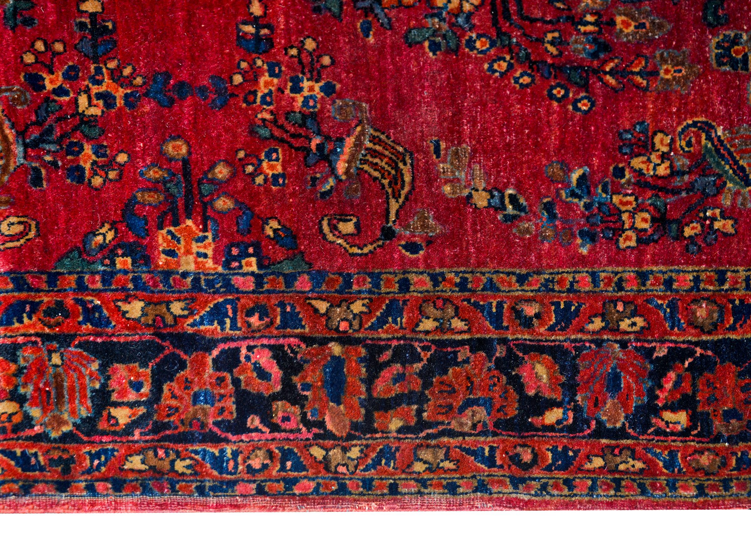 Early 20th Century Sarouk Rug For Sale 1