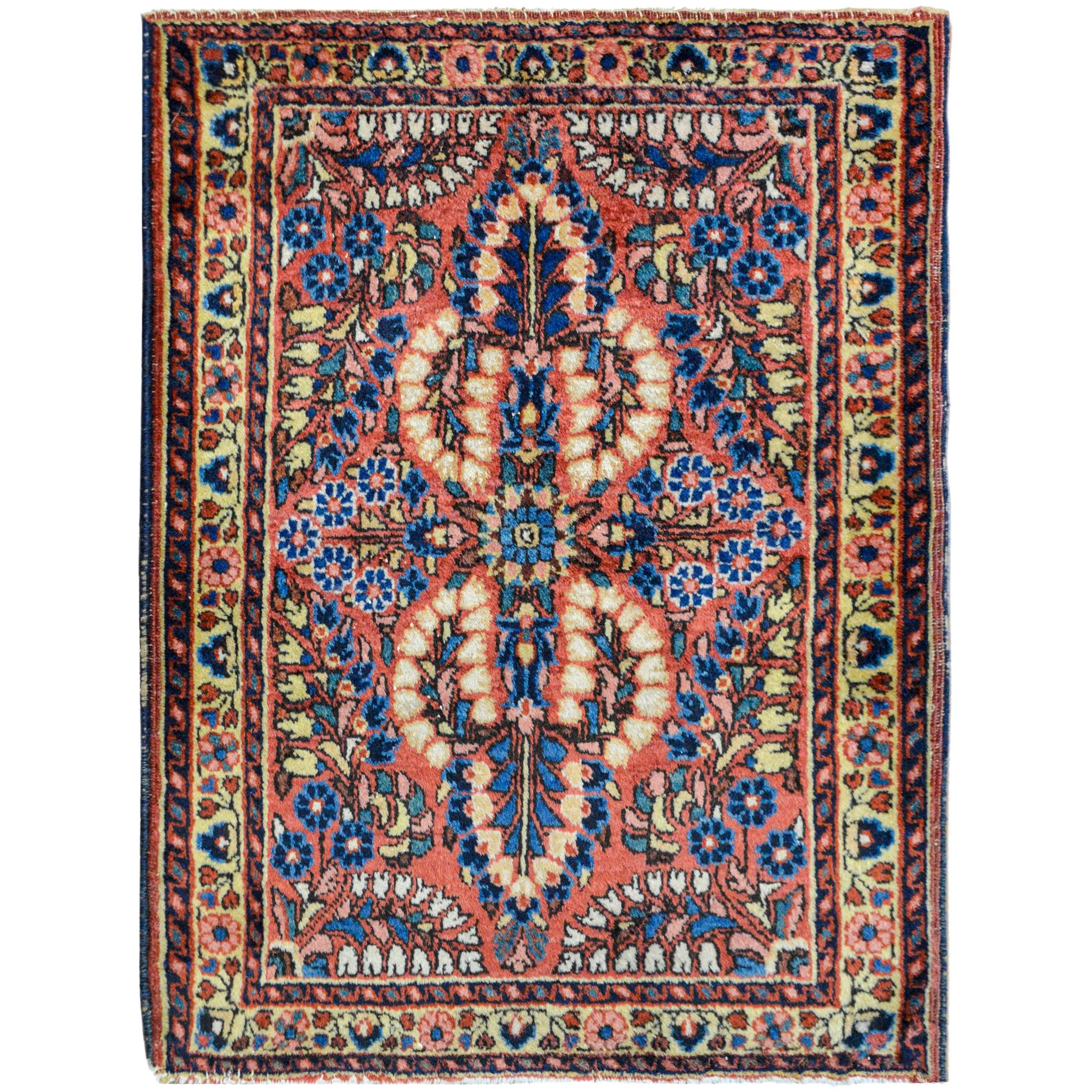 Early 20th Century Sarouk Rug For Sale