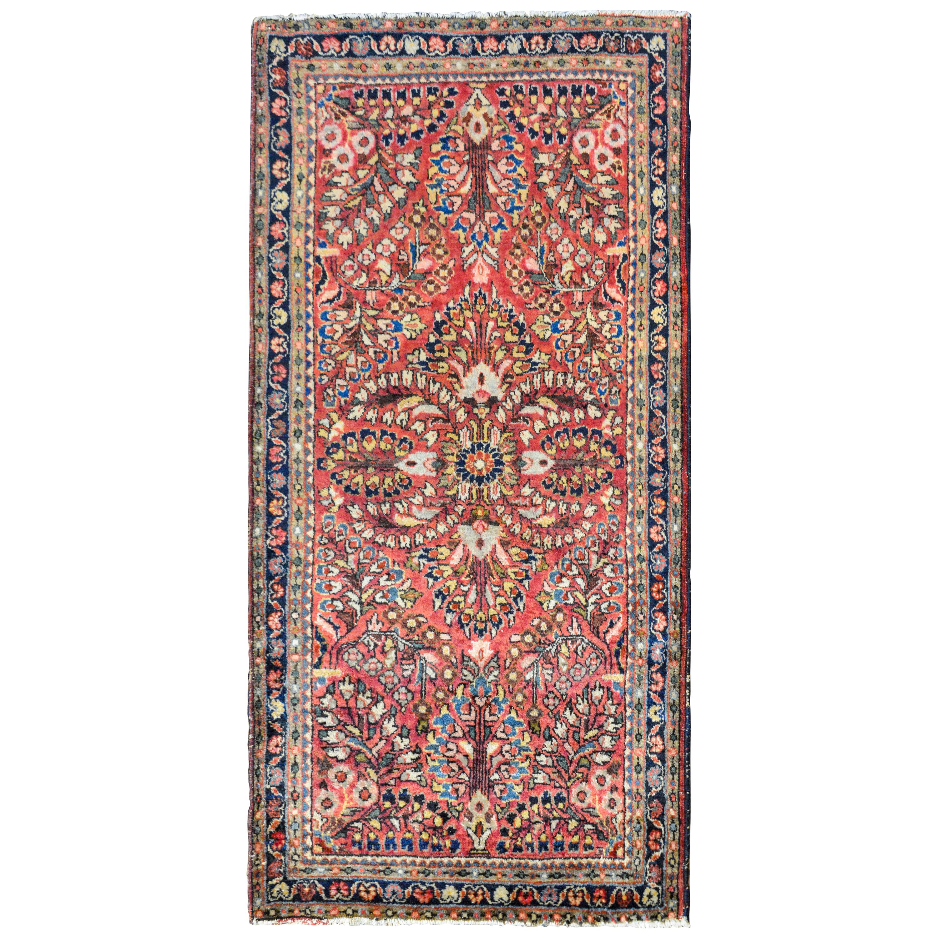 Early 20th Century Sarouk Rug For Sale