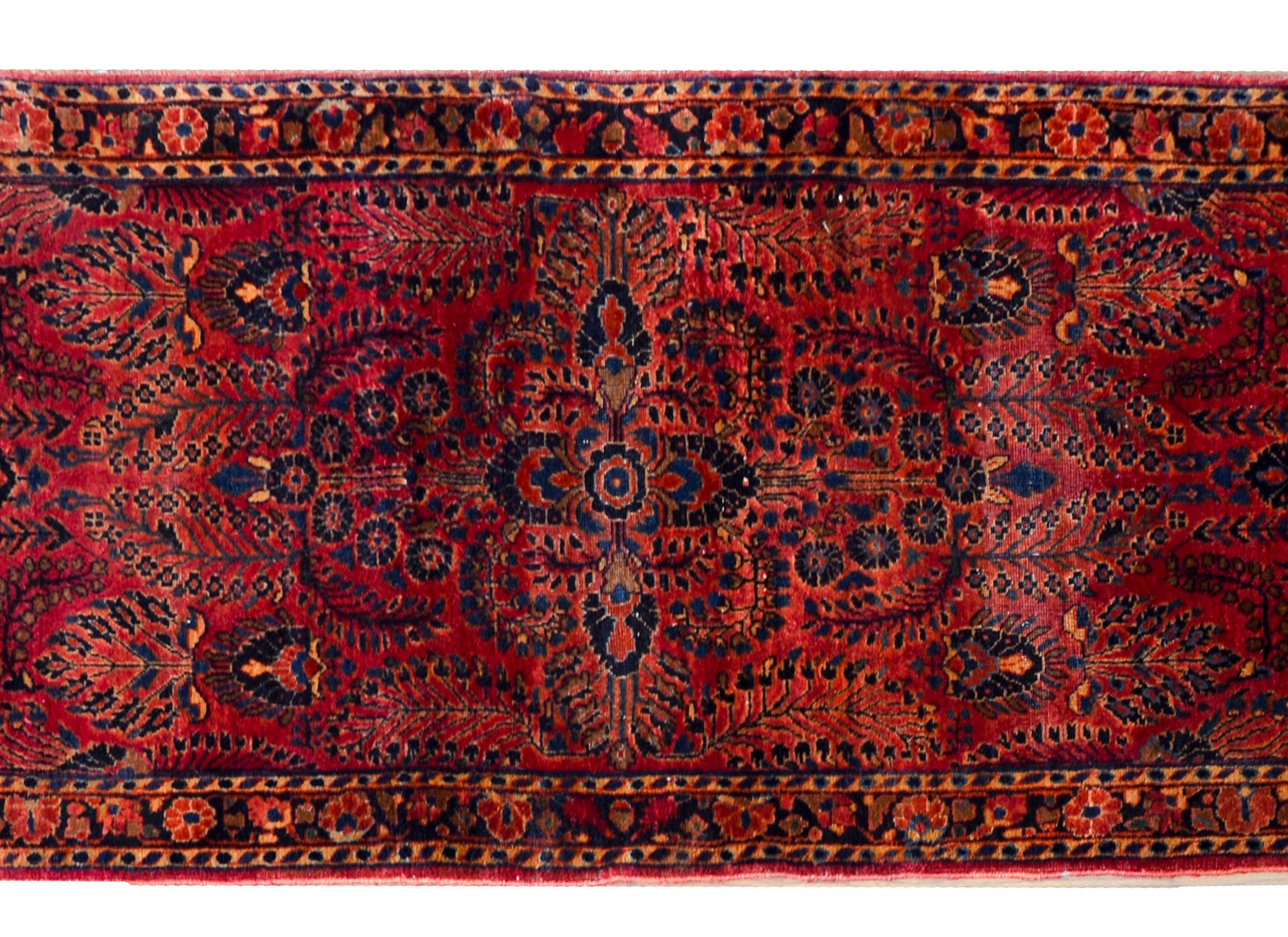 Early 20th Century Sarouk Runner In Good Condition In Chicago, IL