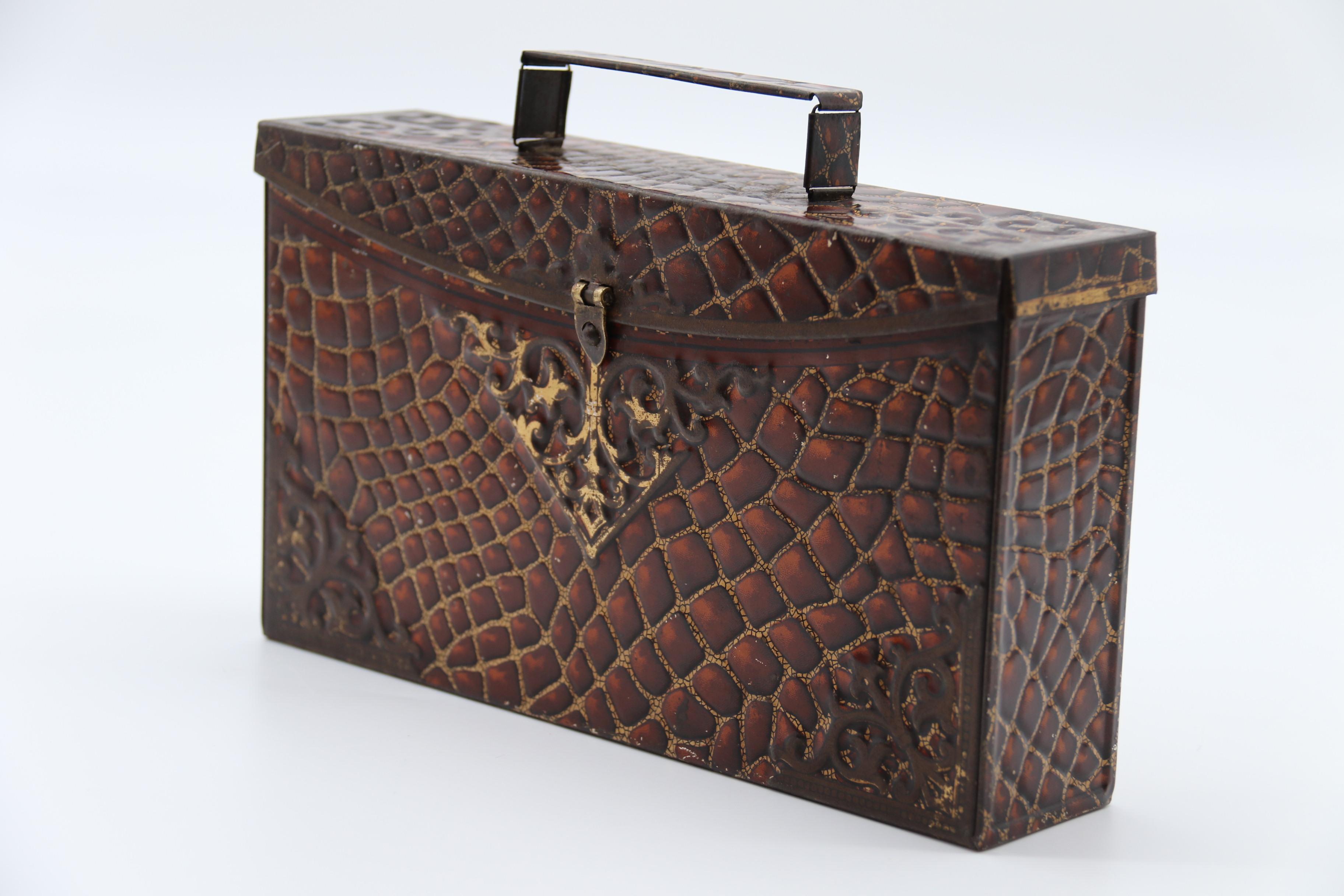 Edwardian Early 20th century satchel form biscuit tin by Peek Frean and Co, English C 1900 For Sale