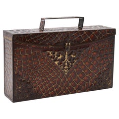 Lata de galletas con forma de cartera de principios del siglo XX de Peek Frean and Co, inglesa C 1900