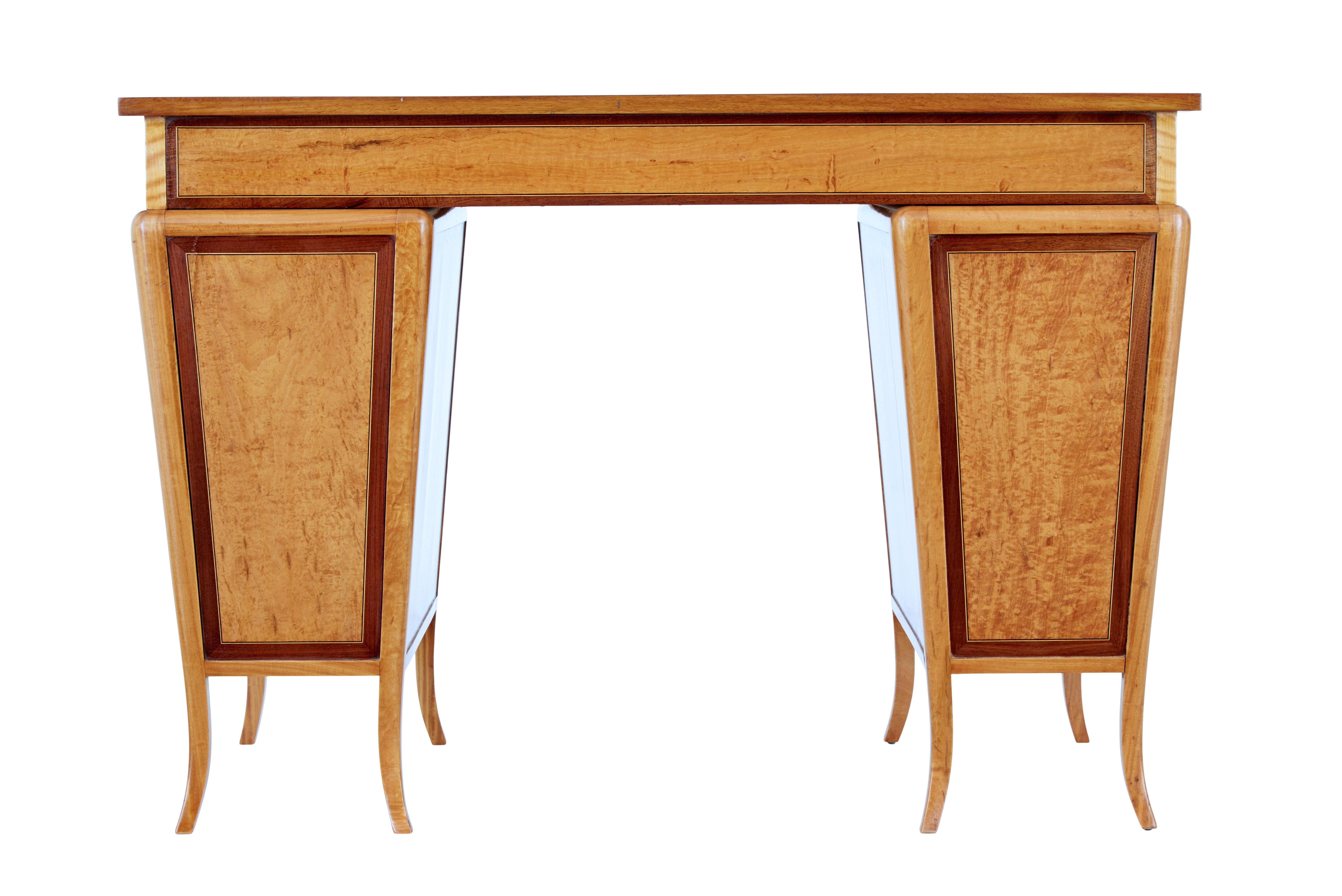 Early 20th Century Satinwood Sheraton Revival Desk In Good Condition In Debenham, Suffolk