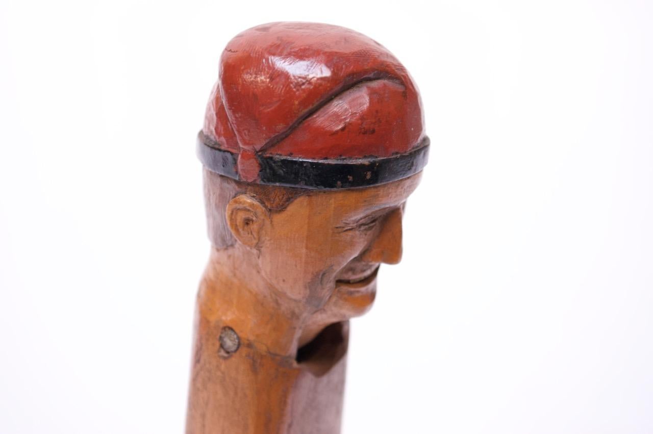 Casse-noisette figuratif scandinave du début du 20e siècle, sculpté et peint à la main en vente 8