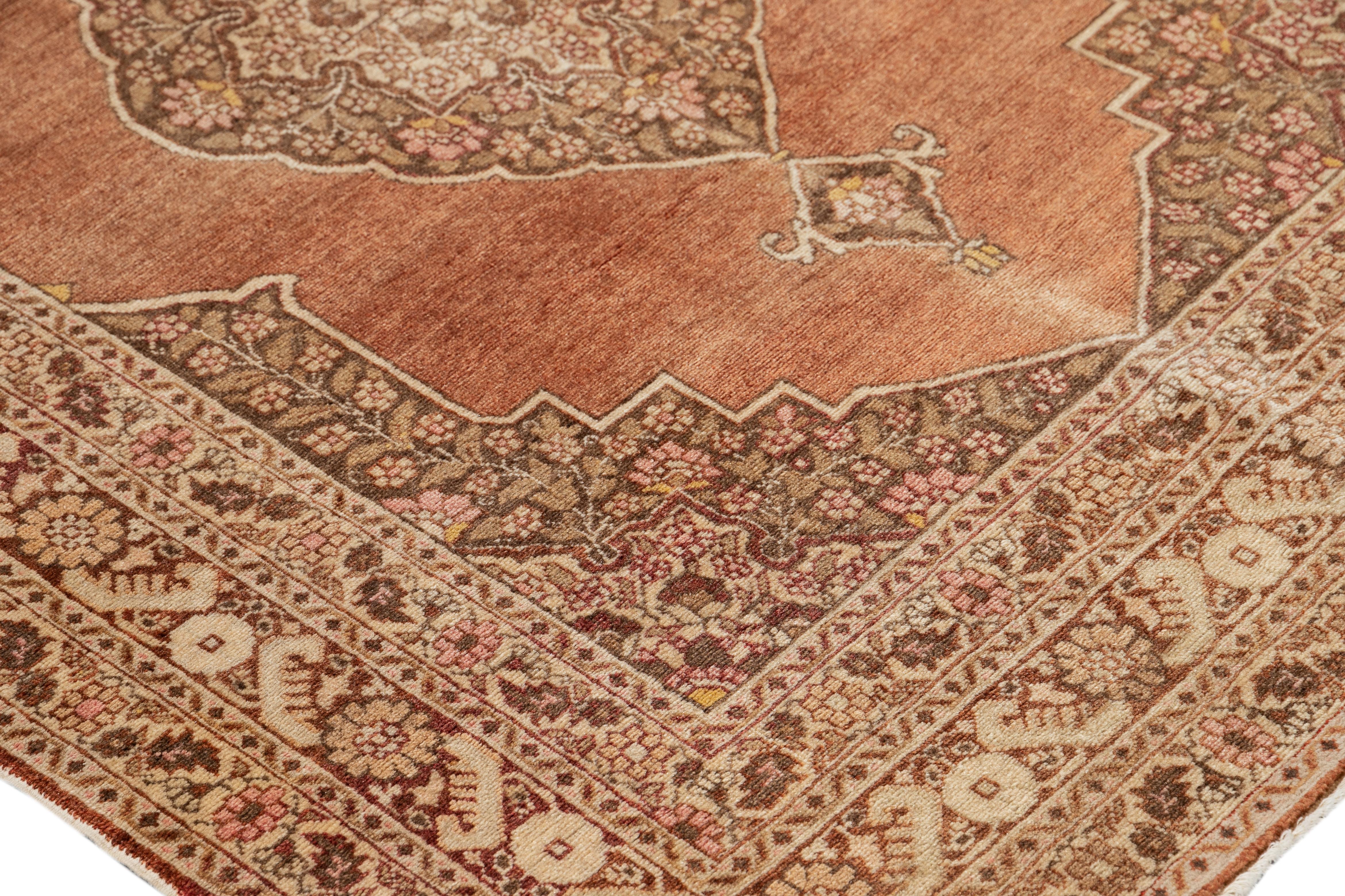 Early 20th Century Scatter Tabriz Rug For Sale 3