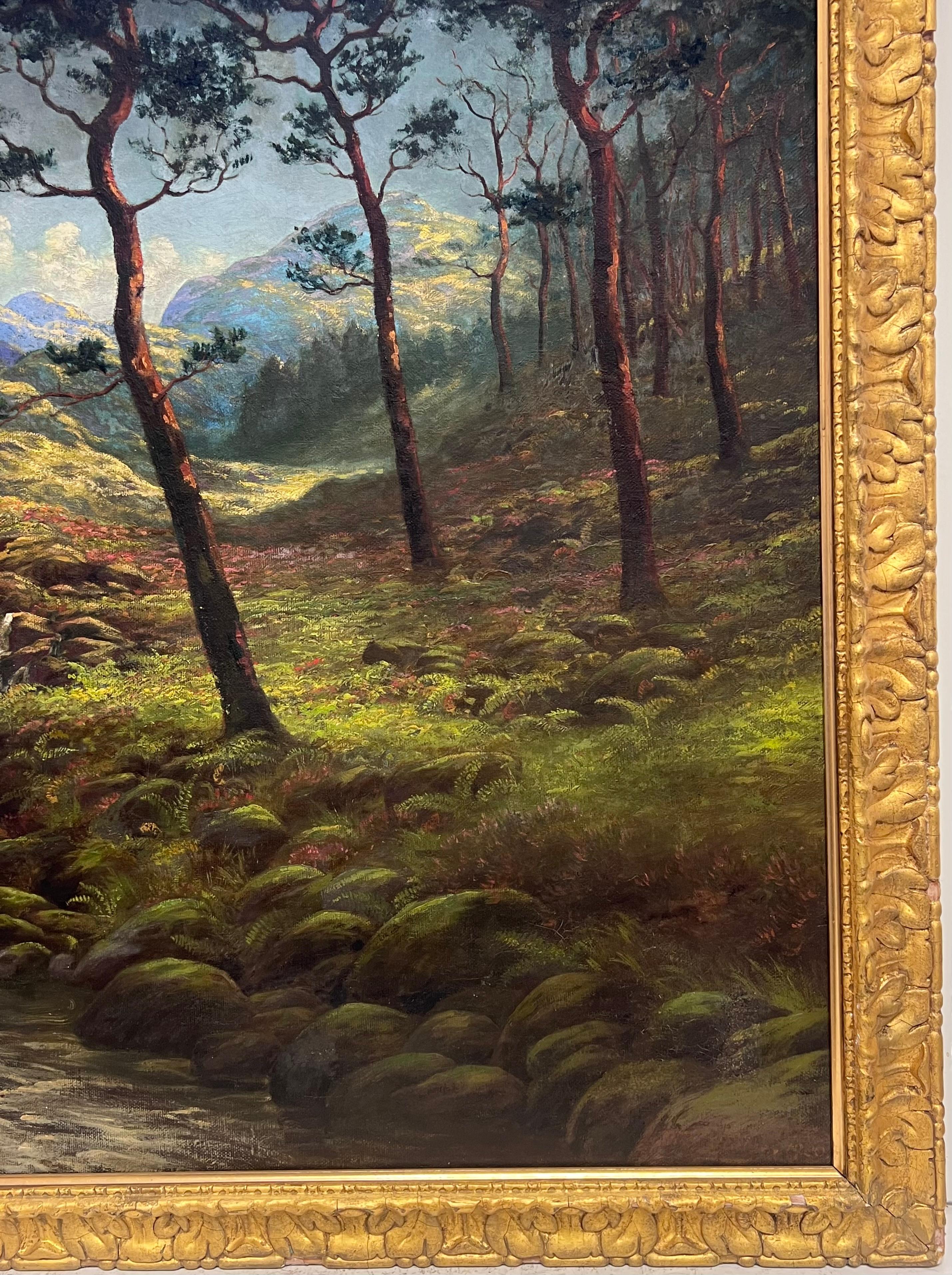 Ein Hochlandbach in einem Waldgebiet
Schottische Schule des frühen 20. Jahrhunderts
Undeutlich signiert und datiert 1920
Öl auf Leinwand, gerahmt 
Gerahmt: 36 x 44,5 Zoll
Leinwand: 30 x 40 Zoll
Provenienz: Privatsammlung, Großbritannien
Condit: sehr