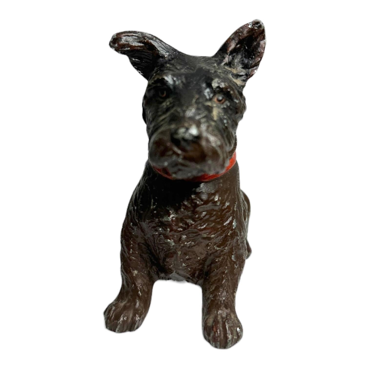 Early 20th Century Scotty Dog Austrian Vienna Bronze Style Figurine Catchall In Good Condition For Sale In Nuernberg, DE