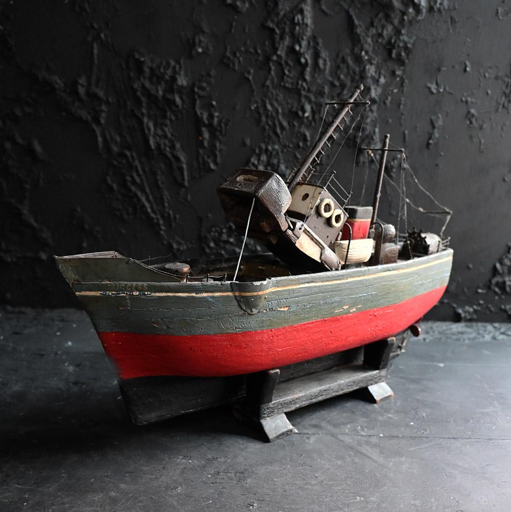 Early 20th Century Scratch-Built Clockwork Boat For Sale 1