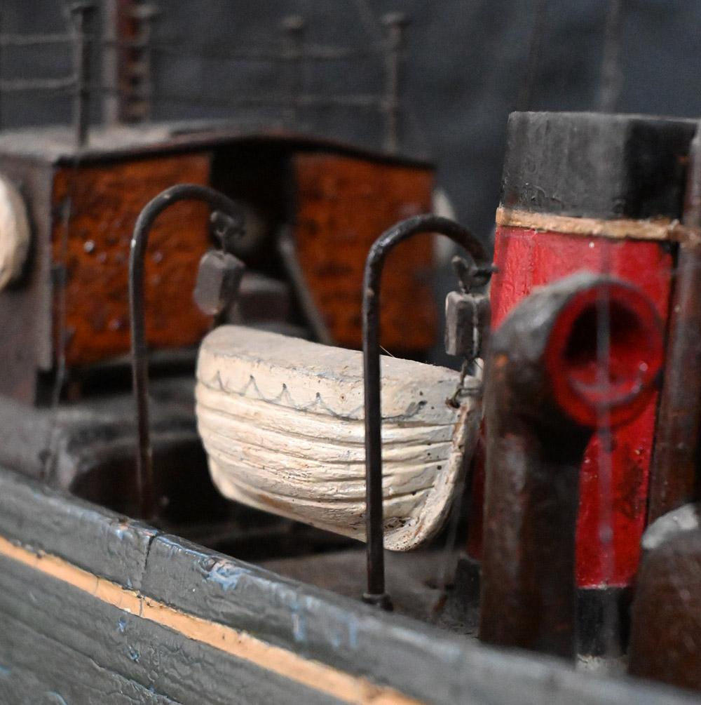 Scratch-gebautes Uhrenboot aus dem frühen 20. Jahrhundert (Holz) im Angebot