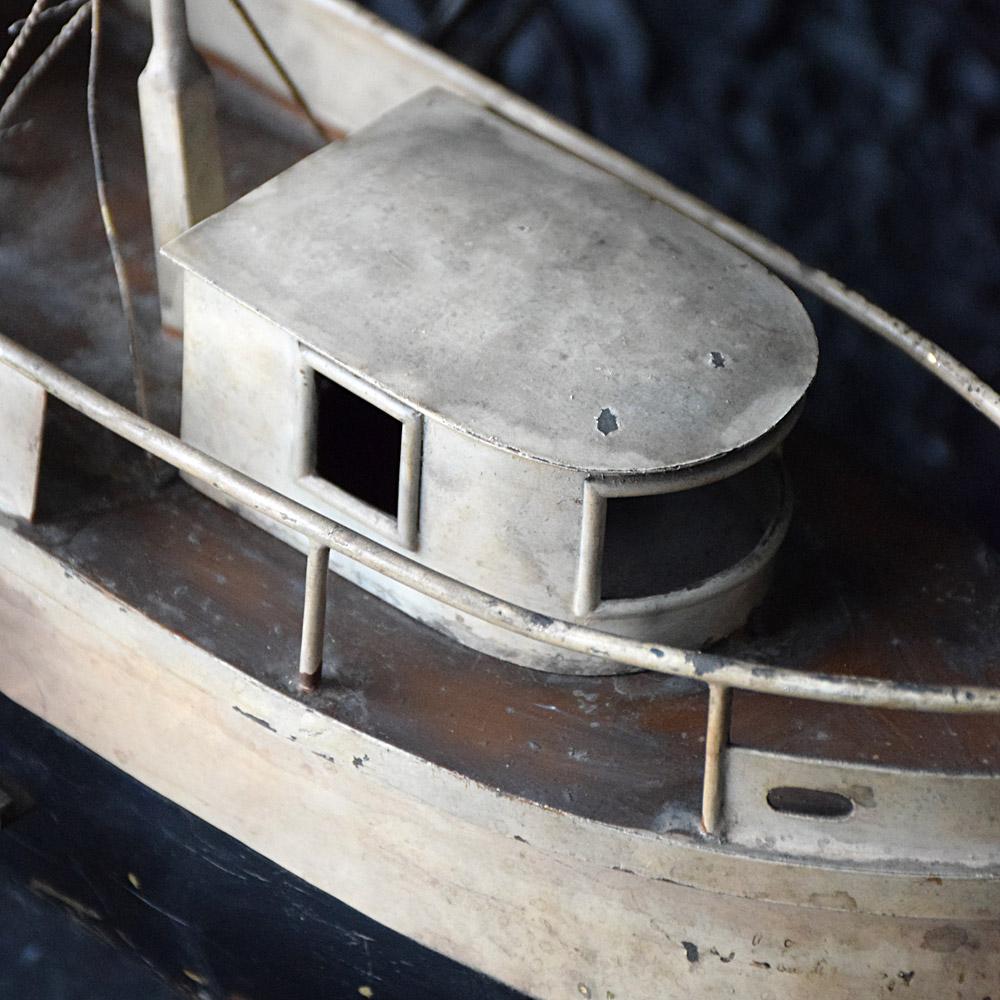 Early 20th Century Scratch Built English Paddle Boat Model For Sale 3