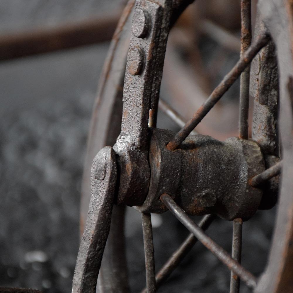 Modèle de tricyclette du début du XXe siècle fabriqué à partir d'éclaboussures Abîmé - En vente à London, GB