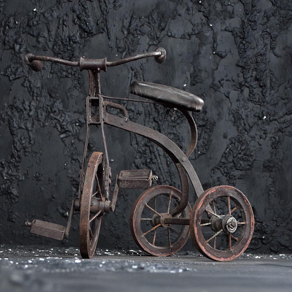 Early 20th Century Scratch-Built Tricycle Model In Distressed Condition For Sale In London, GB