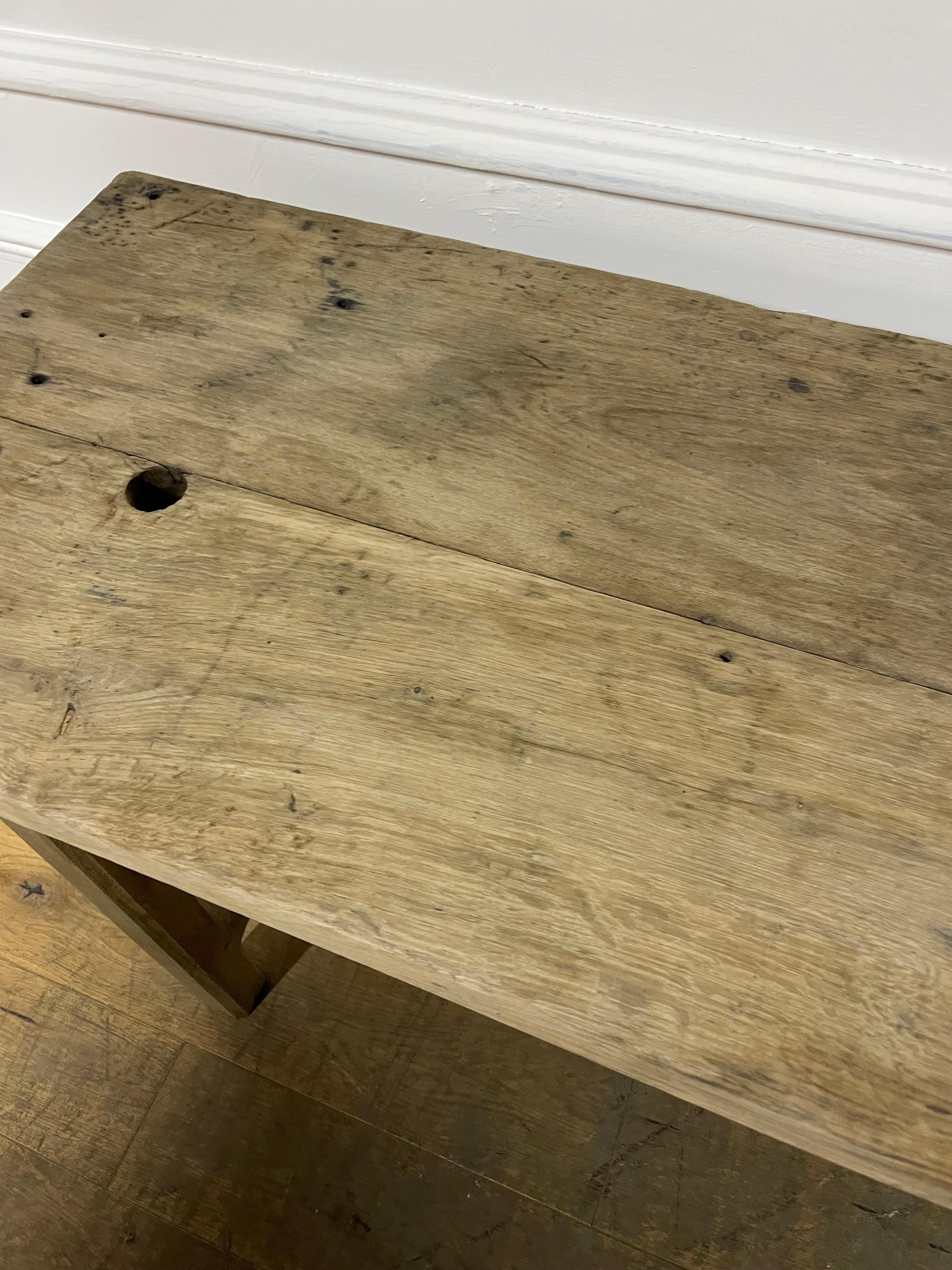 Early 20th century scrubbed oak rustic console table / serving table For Sale 4