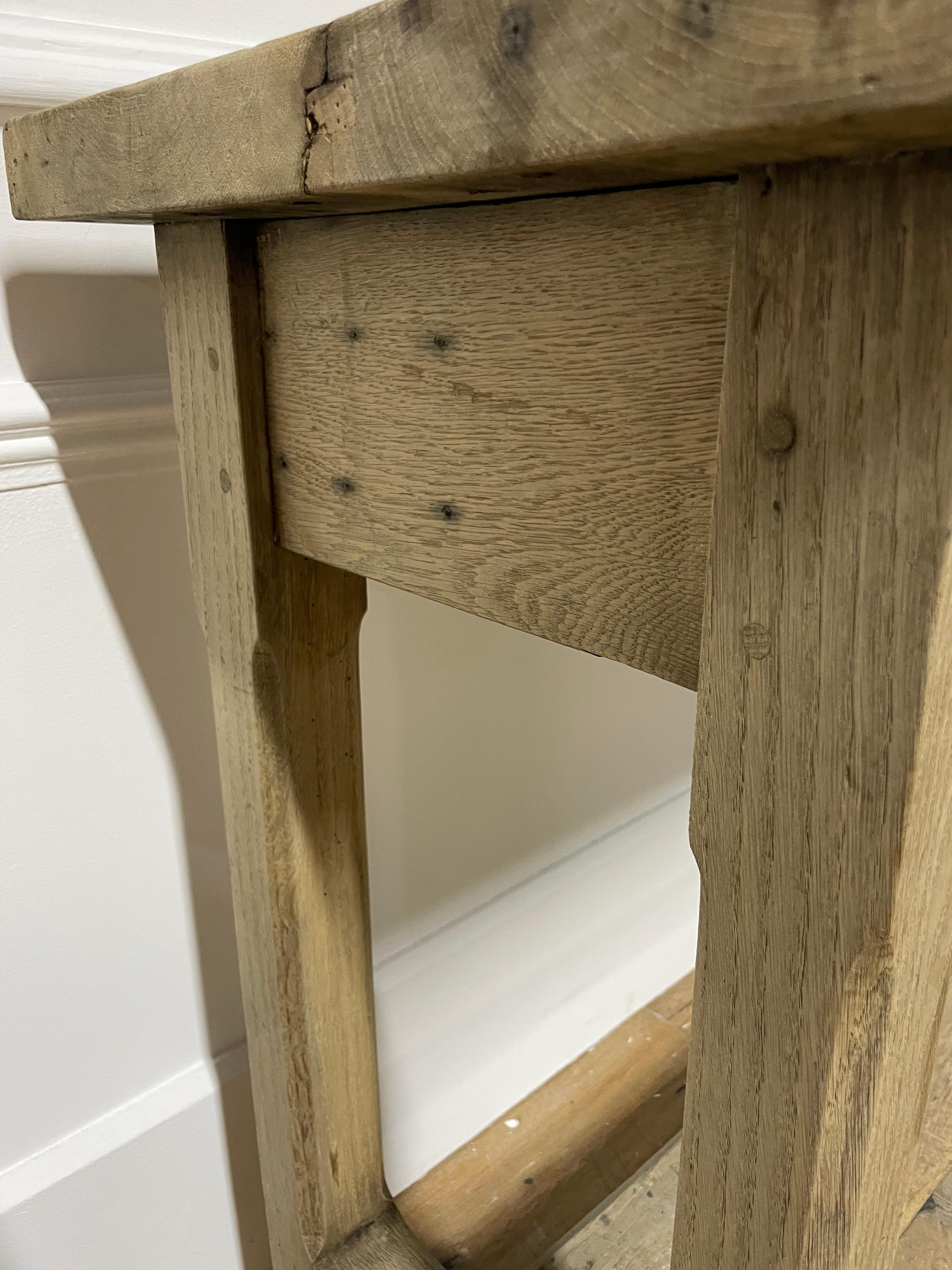 Early 20th century scrubbed oak rustic console table / serving table For Sale 6