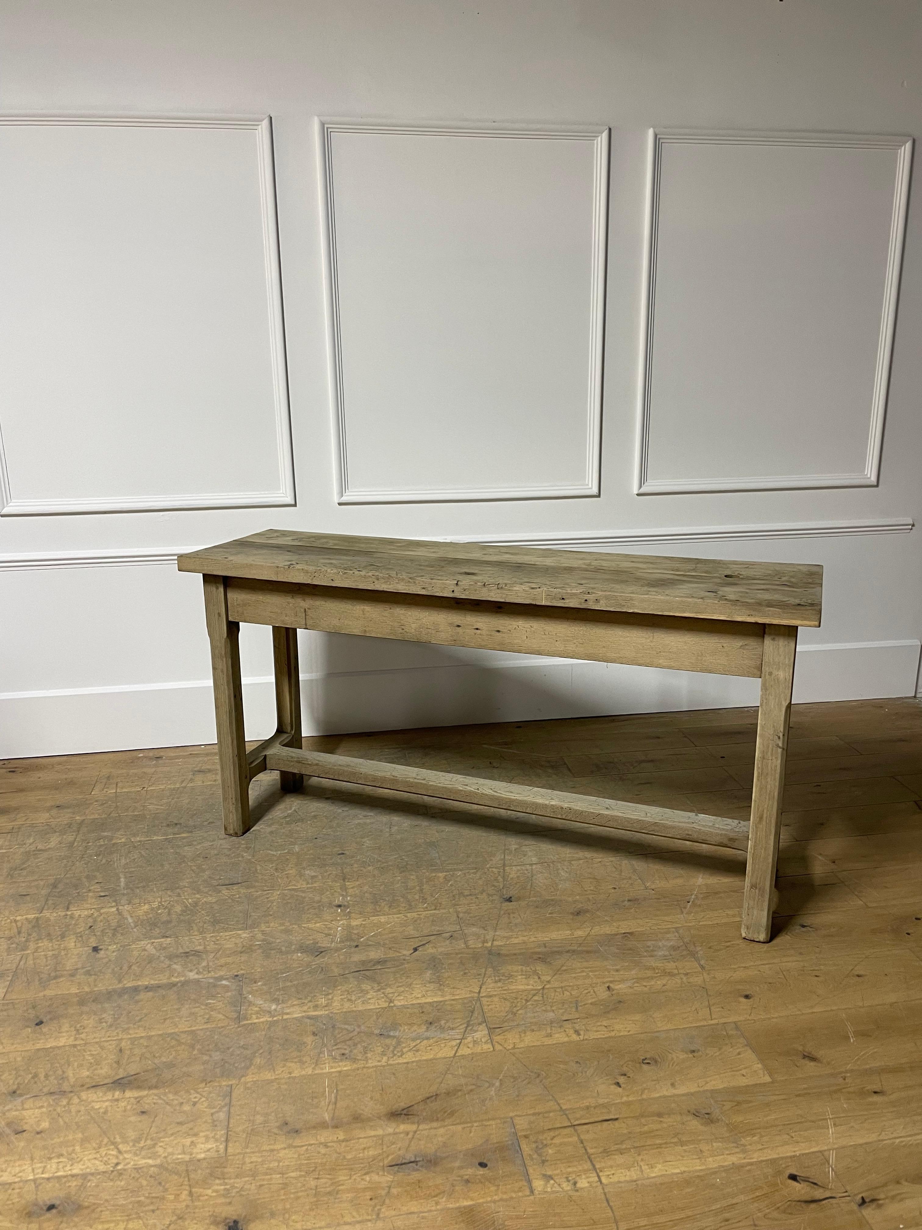 Early 20th century scrubbed oak rustic console table / serving table For Sale 12