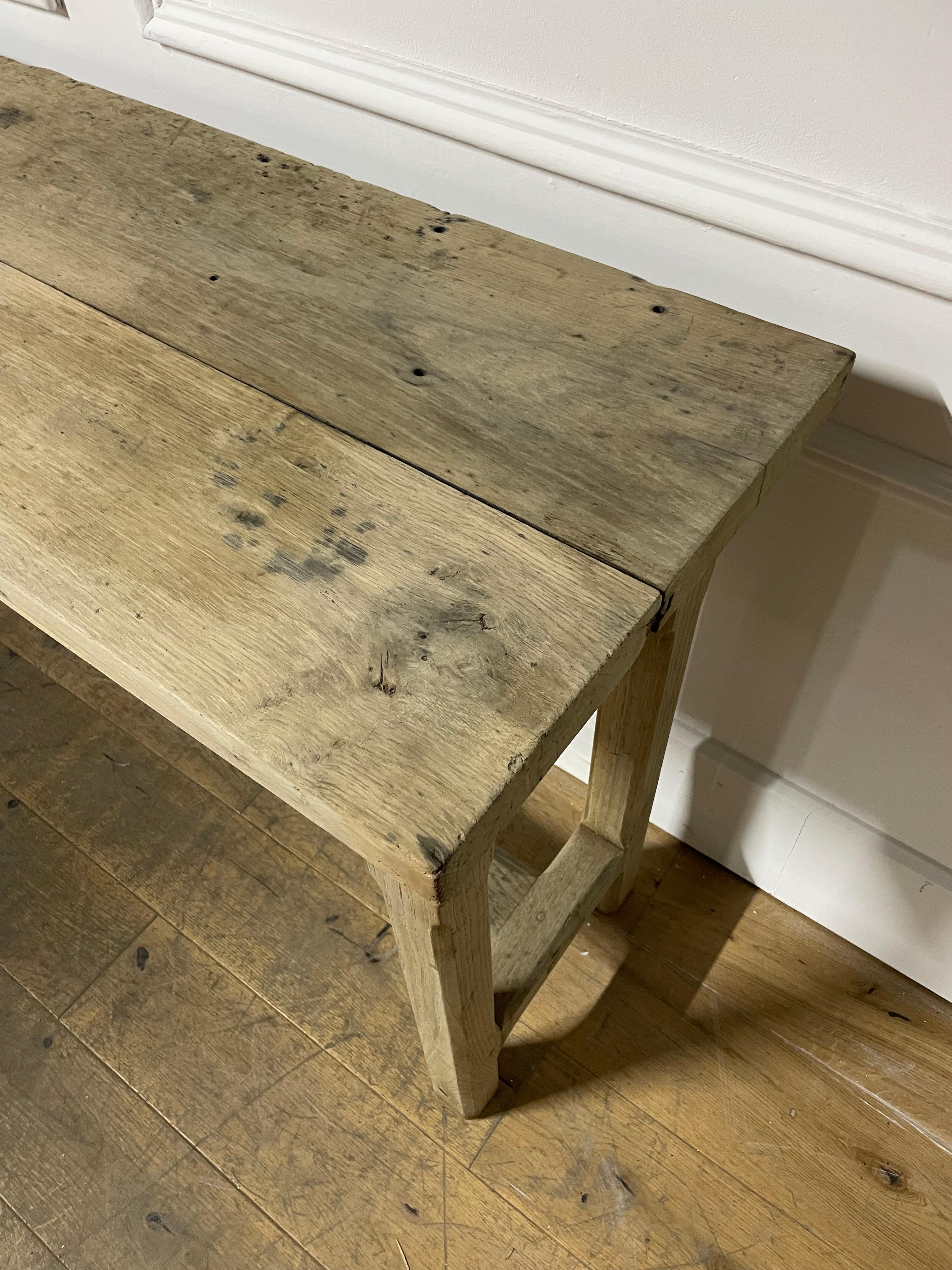 Oak Early 20th century scrubbed oak rustic console table / serving table For Sale